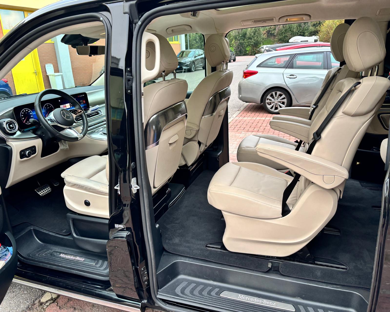 MERCEDES-BENZ V 300 d lang Exclusive 4Matic 9G-Tronic-image-2