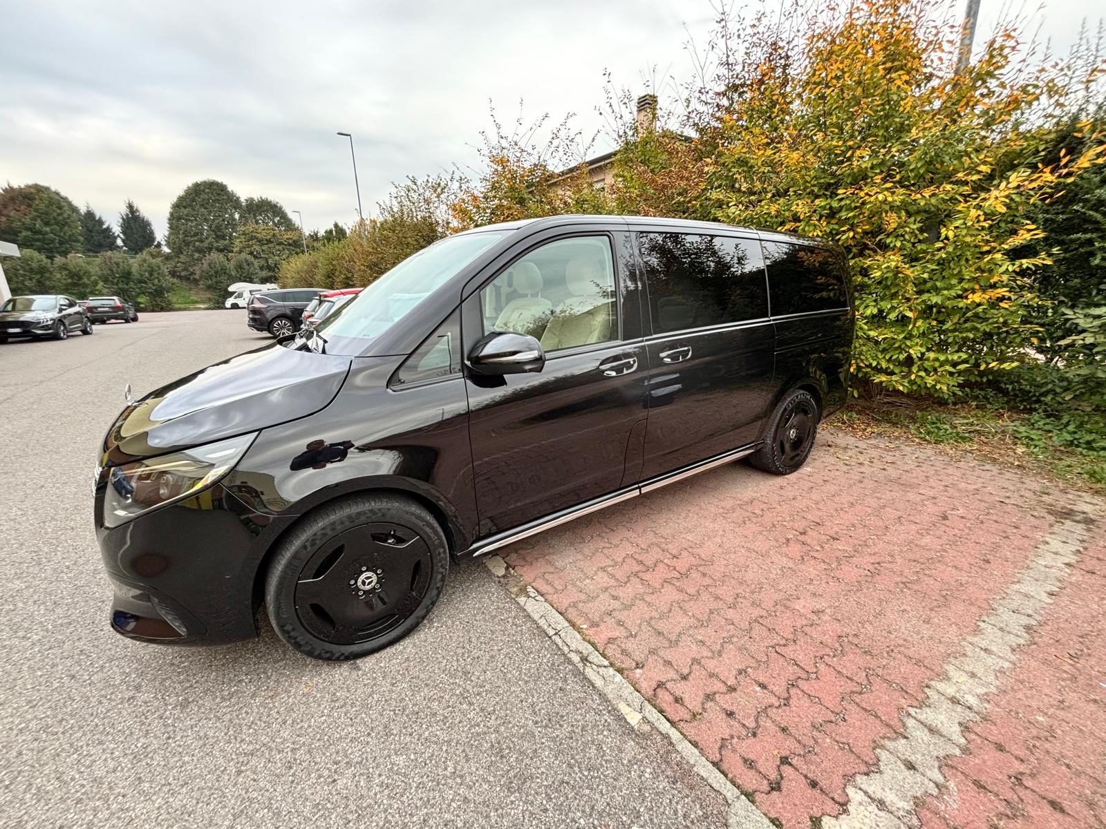 MERCEDES-BENZ V 300 d lang Exclusive 4Matic 9G-Tronic-image-1