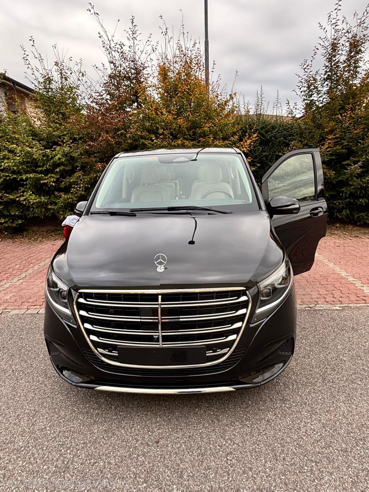 MERCEDES-BENZ V 300 d lang Exclusive 4Matic 9G-Tronic-image-0