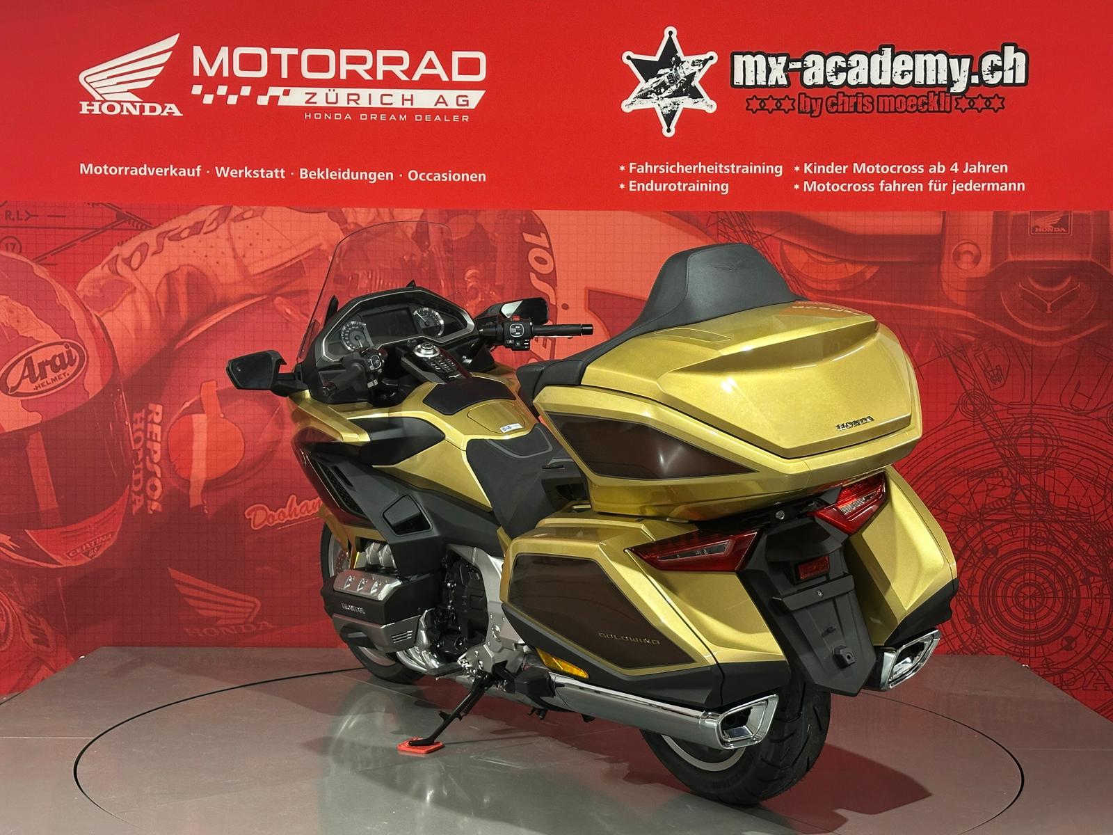 HONDA Gold Wing *Eternal Gold*-image-4