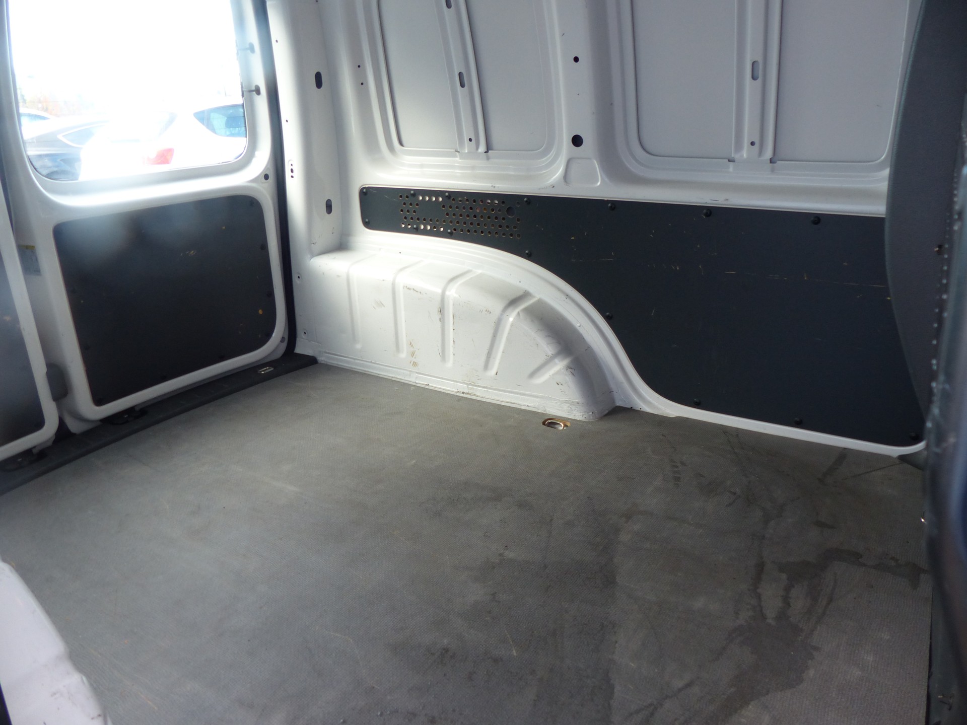 VW Caddy 2.0TDI BlueMotion Technology DSG-image-12