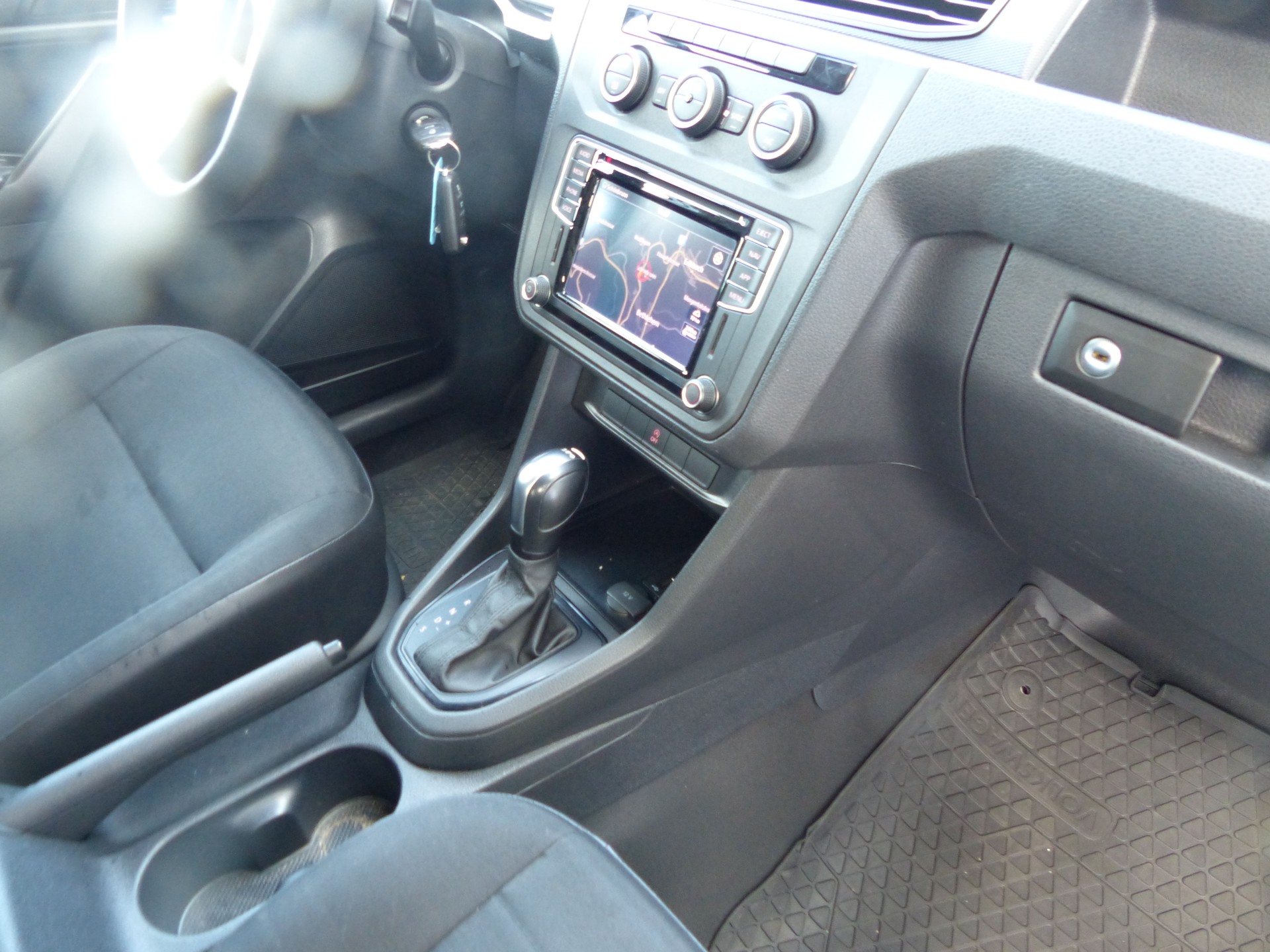 VW Caddy 2.0TDI BlueMotion Technology DSG-image-22