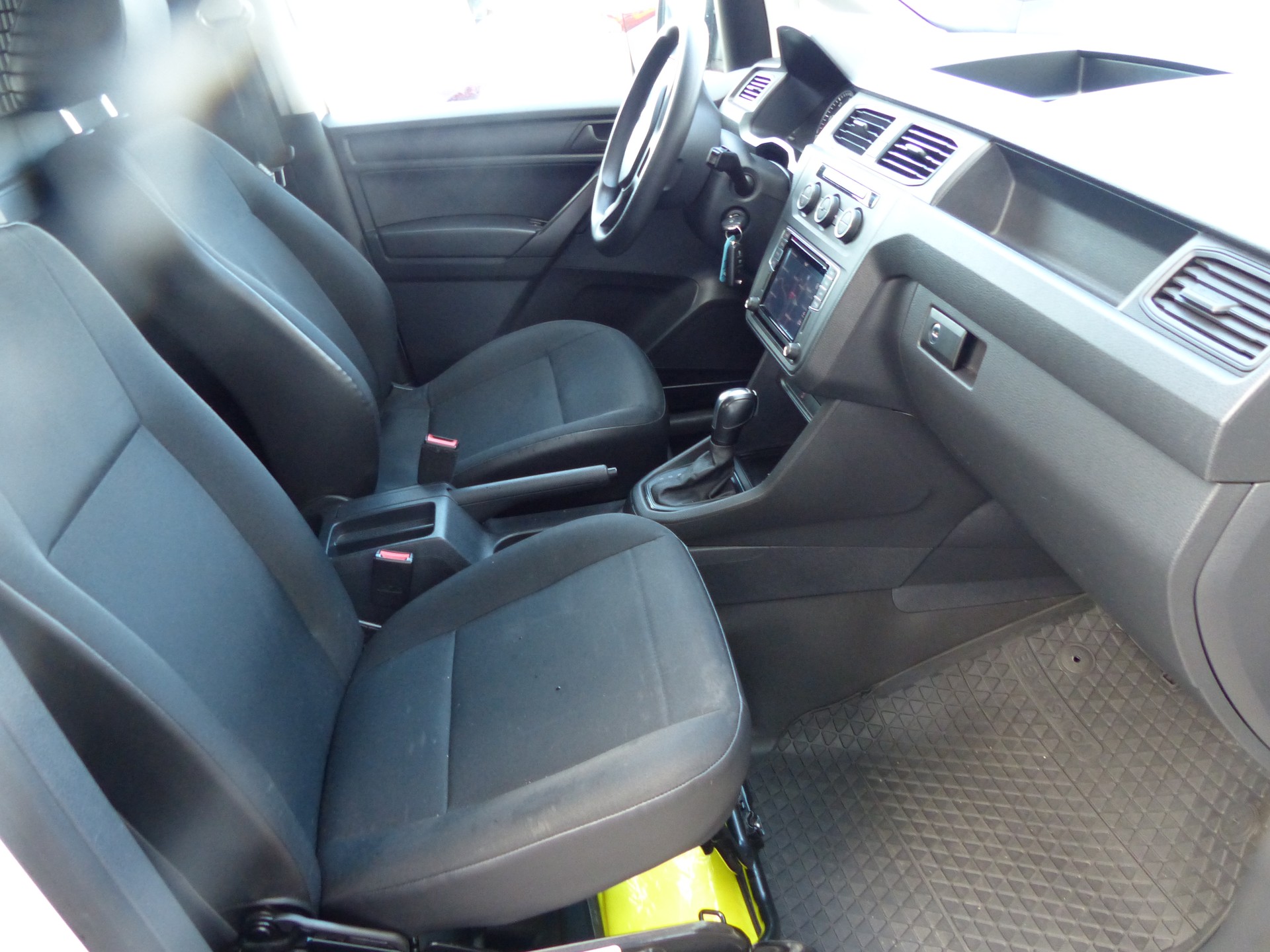 VW Caddy 2.0TDI BlueMotion Technology DSG-image-16
