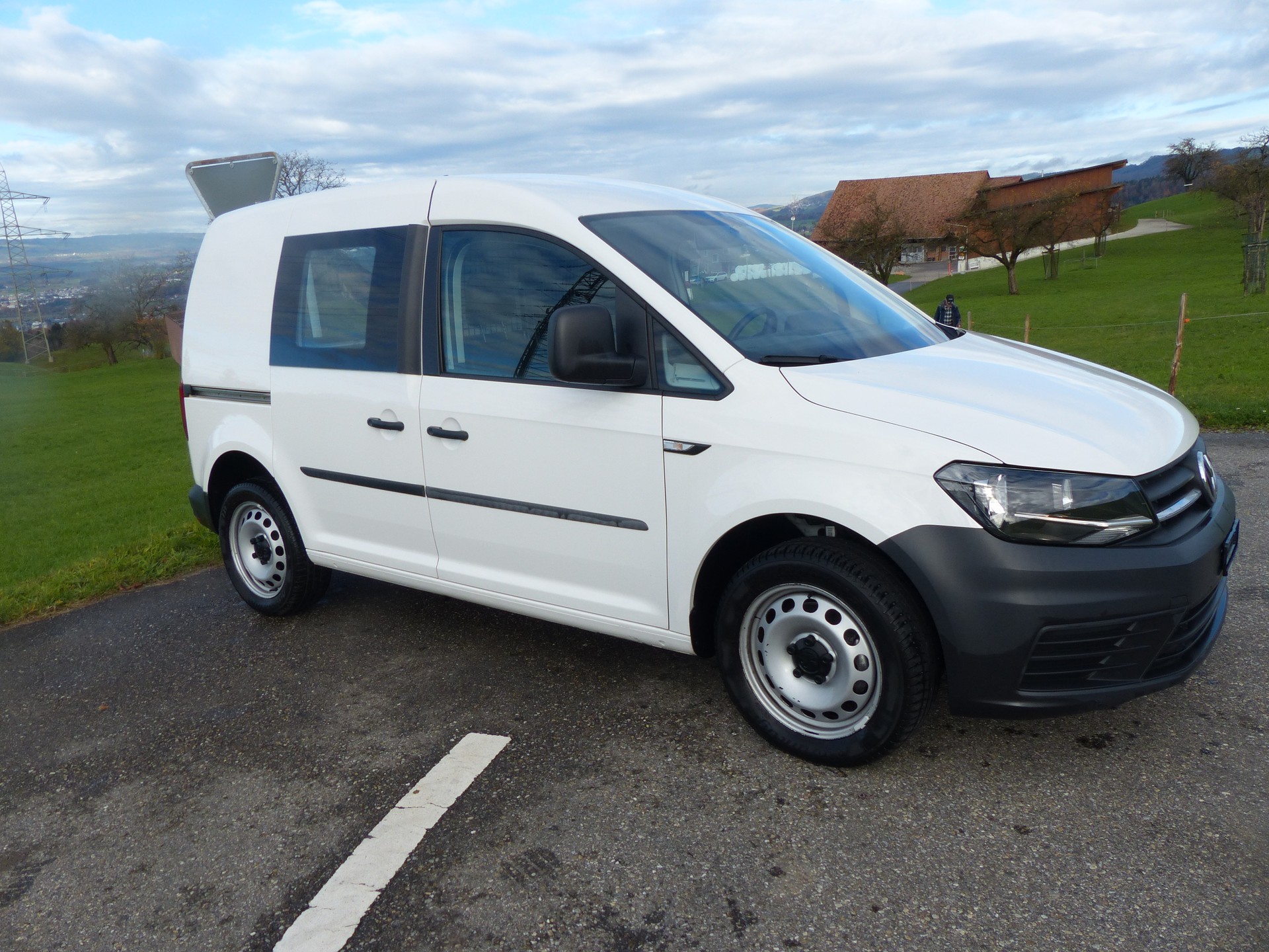 VW Caddy 2.0TDI BlueMotion Technology DSG-image-1