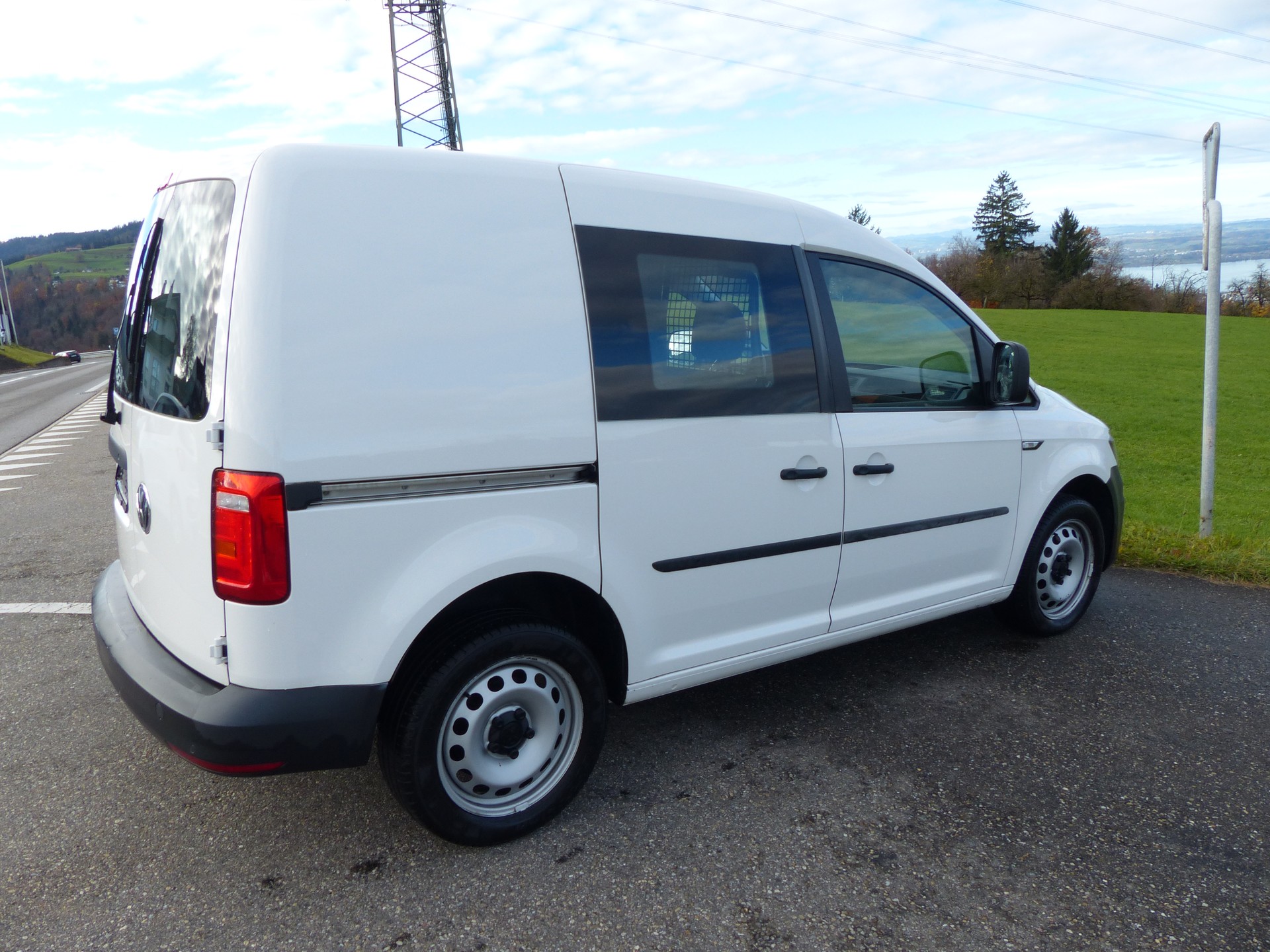 VW Caddy 2.0TDI BlueMotion Technology DSG-image-7
