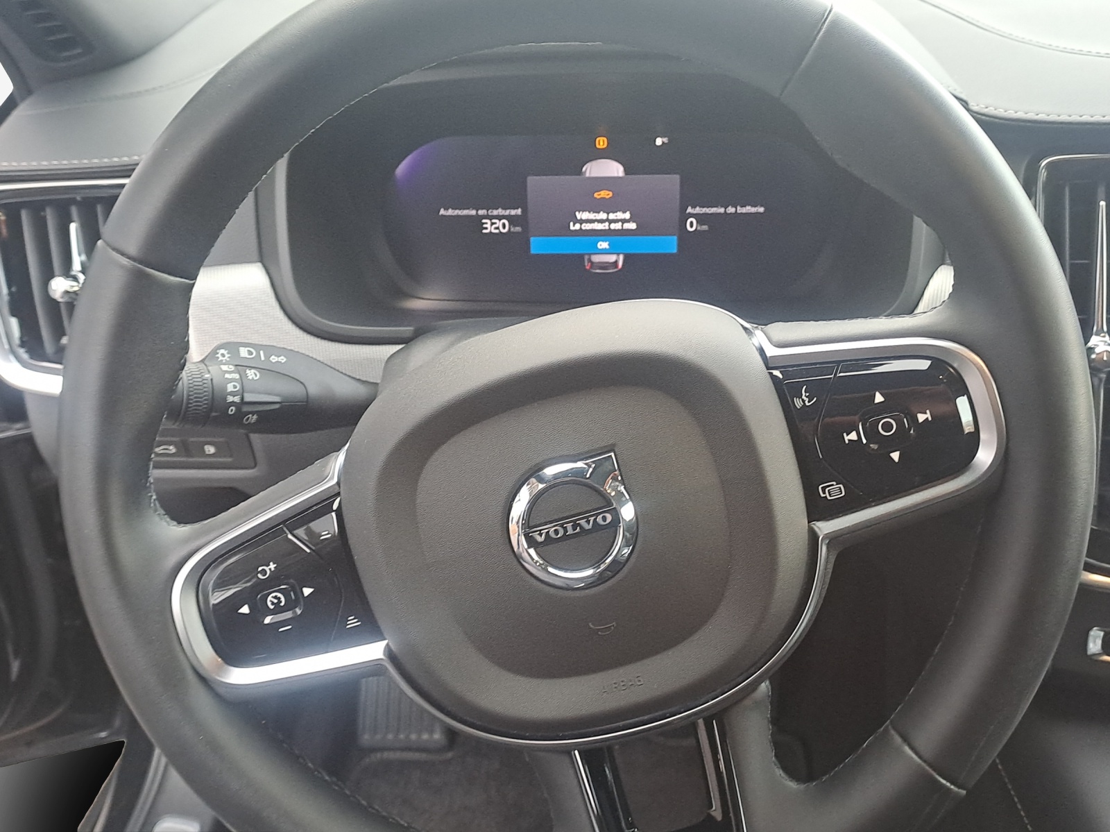 VOLVO V90 T8 eAWD Plug in Hybrid Ultimate Dark Geartronic-image-10