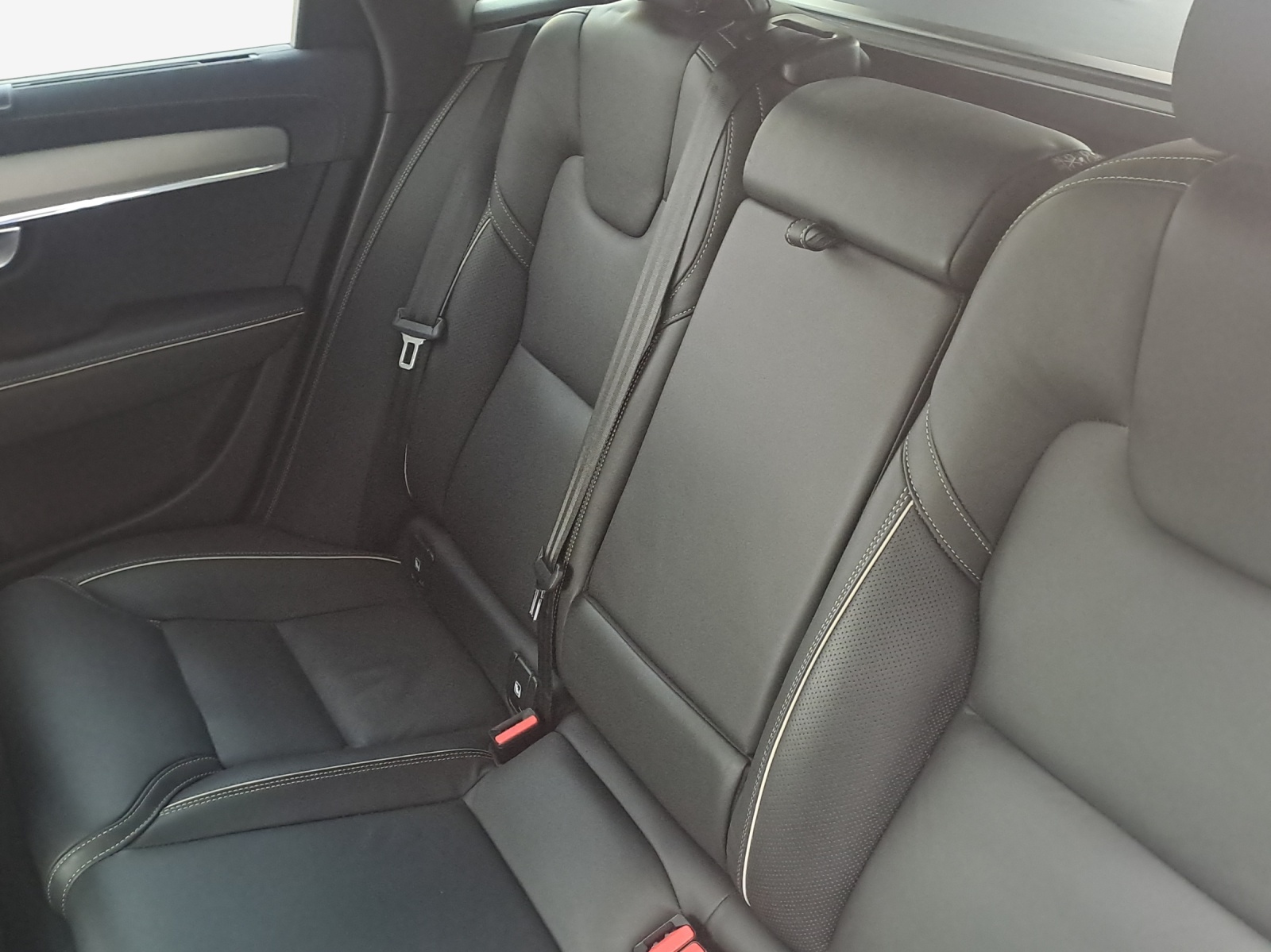 VOLVO V90 T8 eAWD Plug in Hybrid Ultimate Dark Geartronic-image-12
