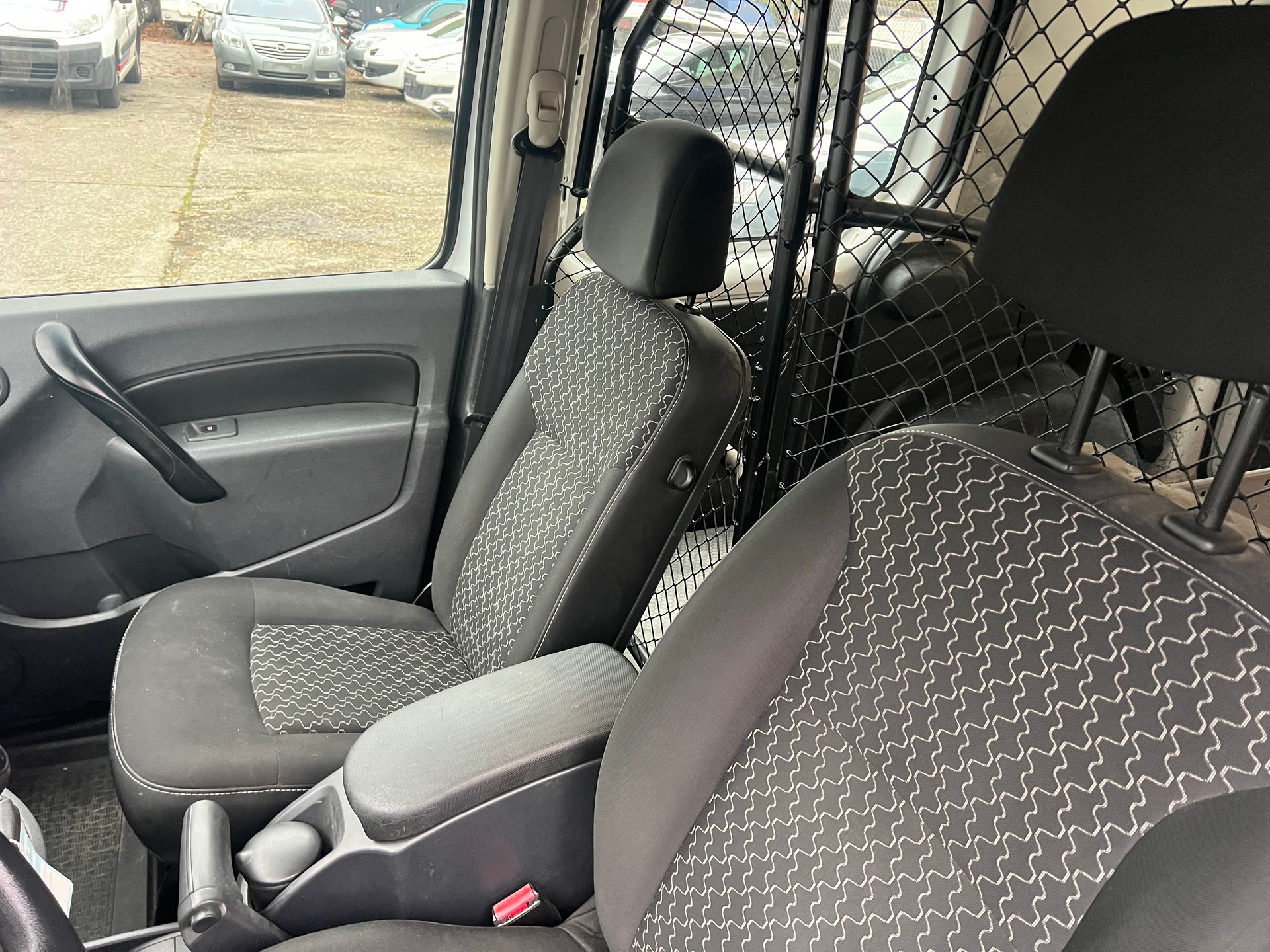 RENAULT Kangoo Medium dCi 75 Business-image-7