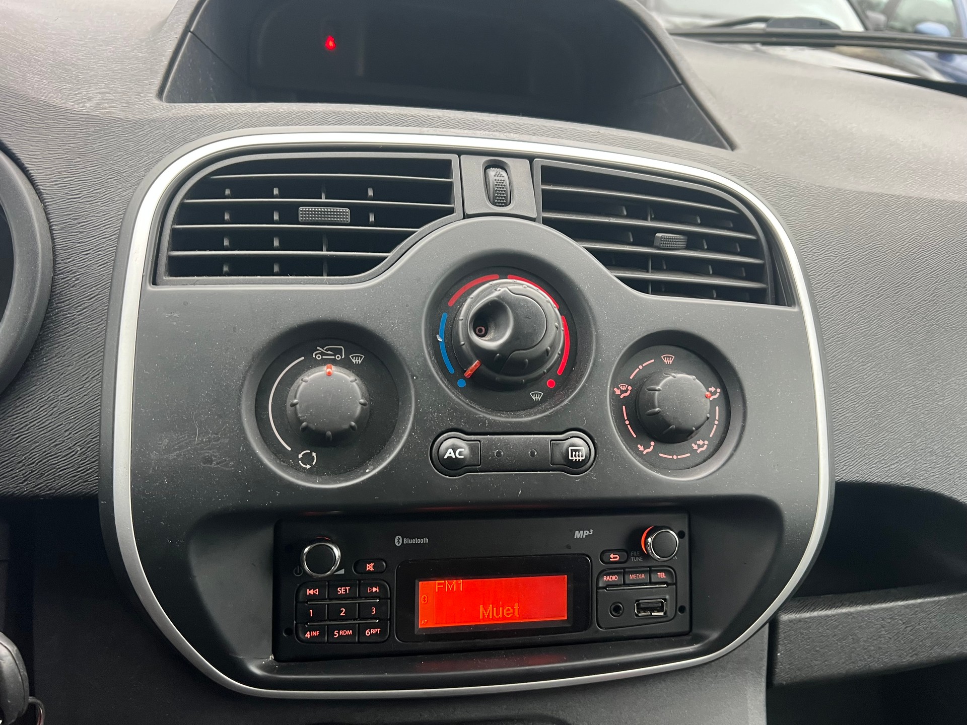 RENAULT Kangoo Medium dCi 75 Business-image-10