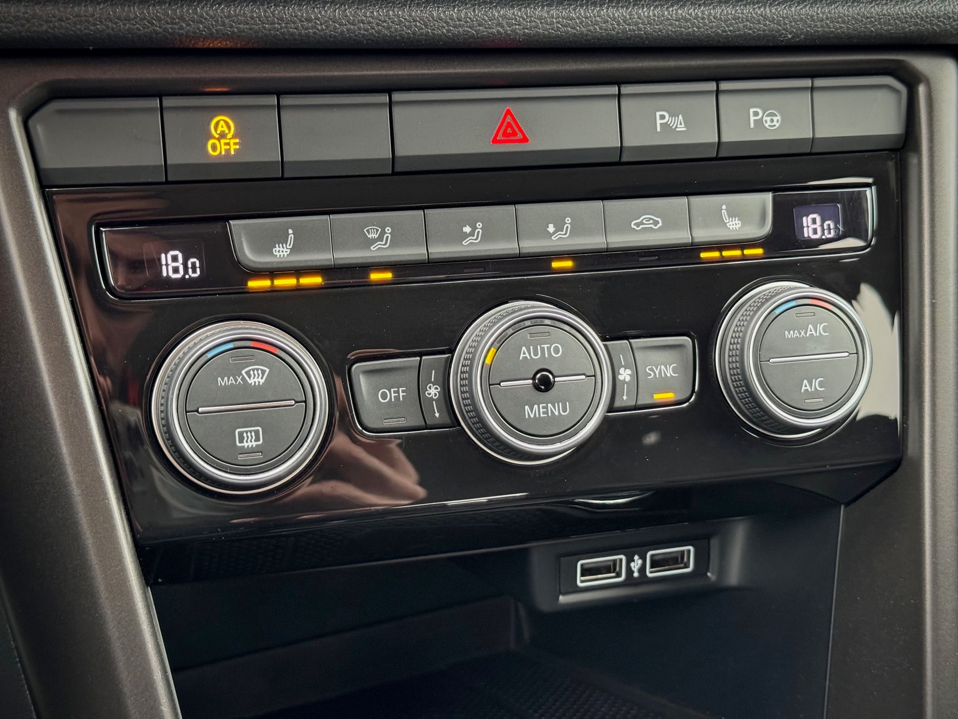 VW T-Roc 2.0 TSI Advance DSG 4Motion - Véhicule Suisse (CH)-image-12