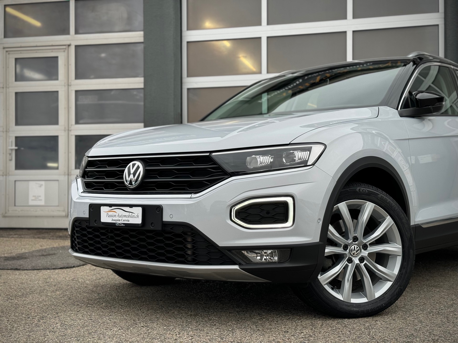 VW T-Roc 2.0 TSI Advance DSG 4Motion - Véhicule Suisse (CH)-image-2