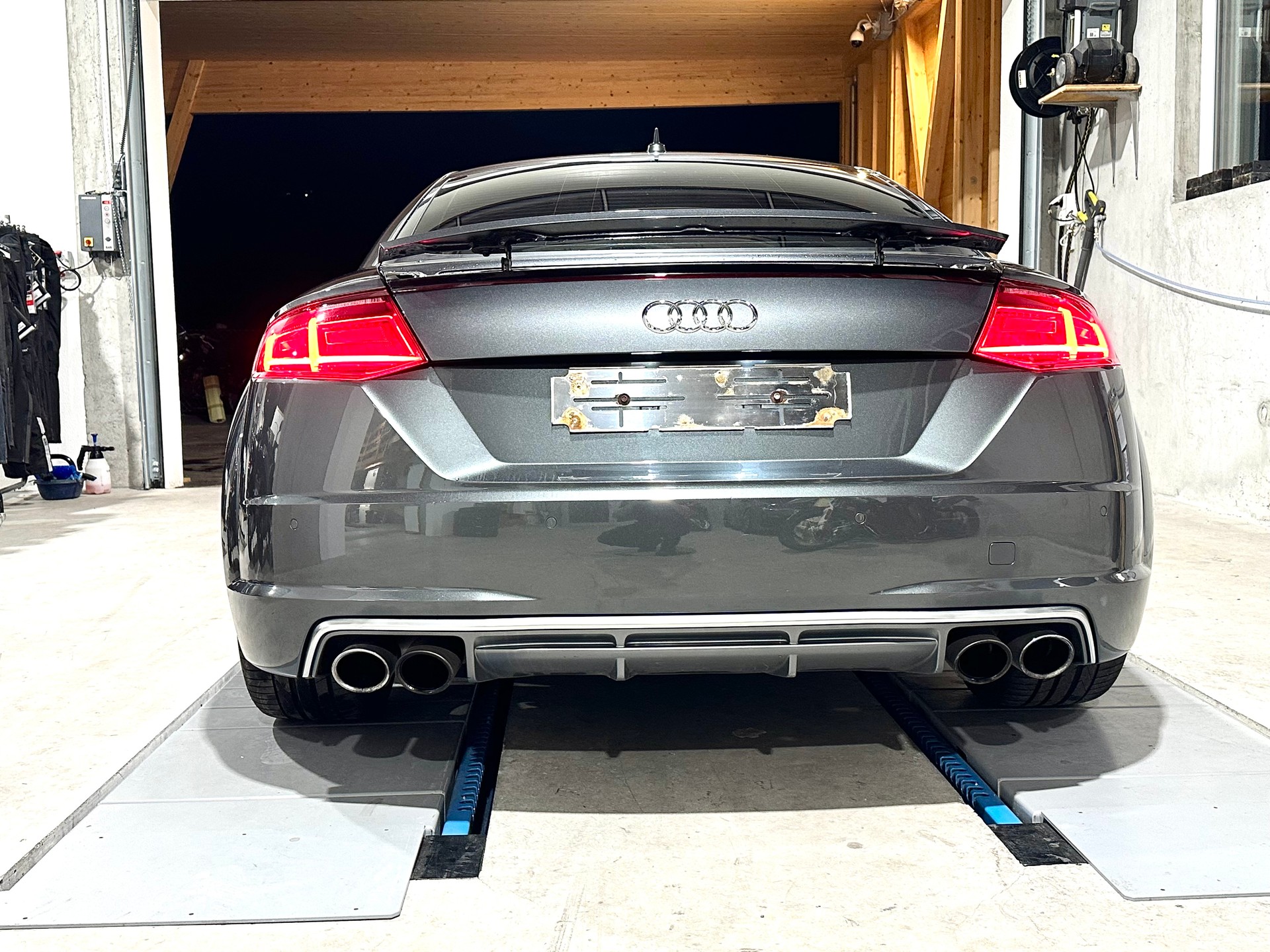 AUDI TTS Coupé 2.0 TFSI quattro S-tronic-image-4