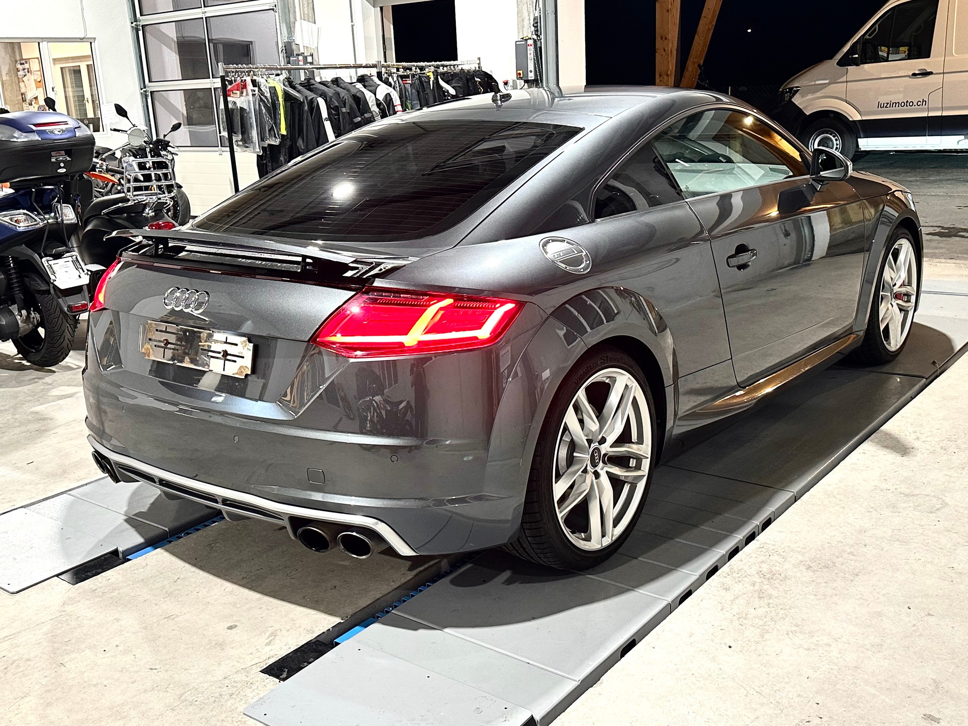 AUDI TTS Coupé 2.0 TFSI quattro S-tronic-image-3