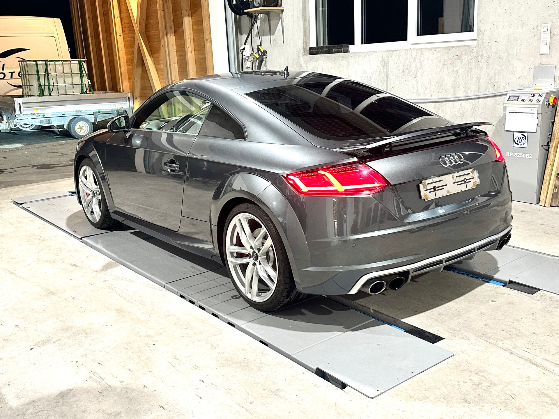 AUDI TTS Coupé 2.0 TFSI quattro S-tronic-image-2