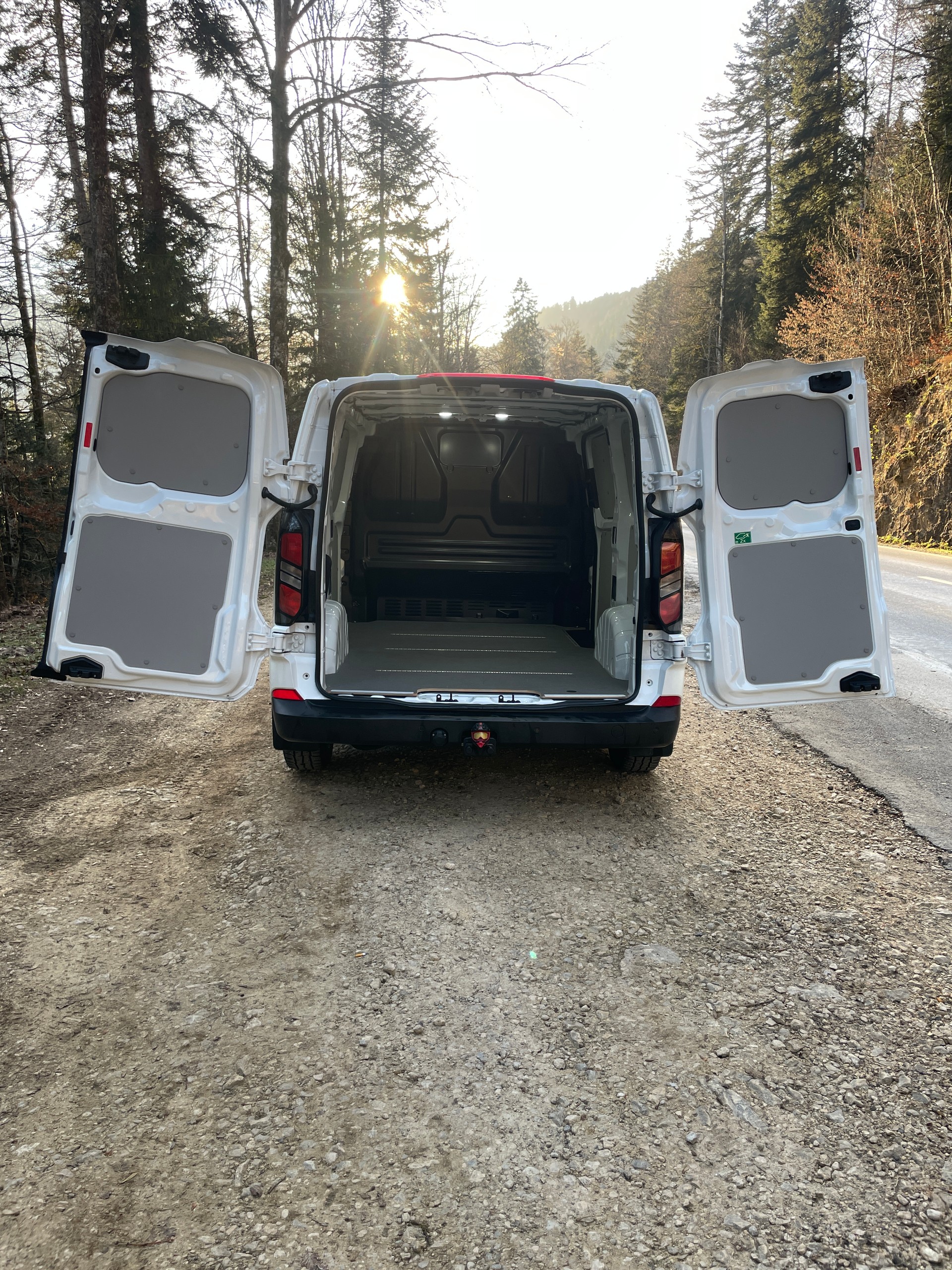 FORD TRANSIT CUSTOM-image-12