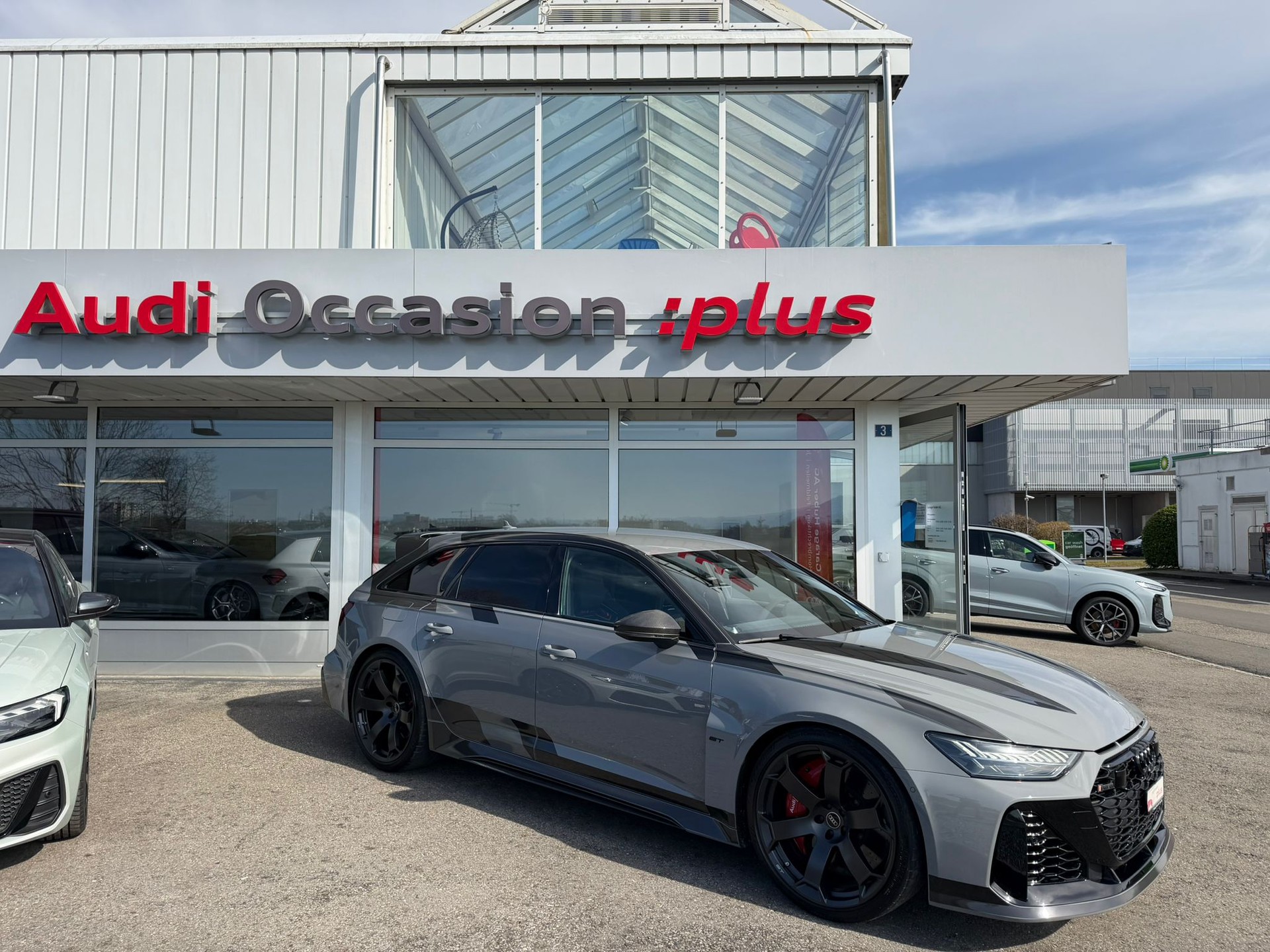 AUDI RS6 Avant 4.0 TFSI V8 Performance quattro-image-1