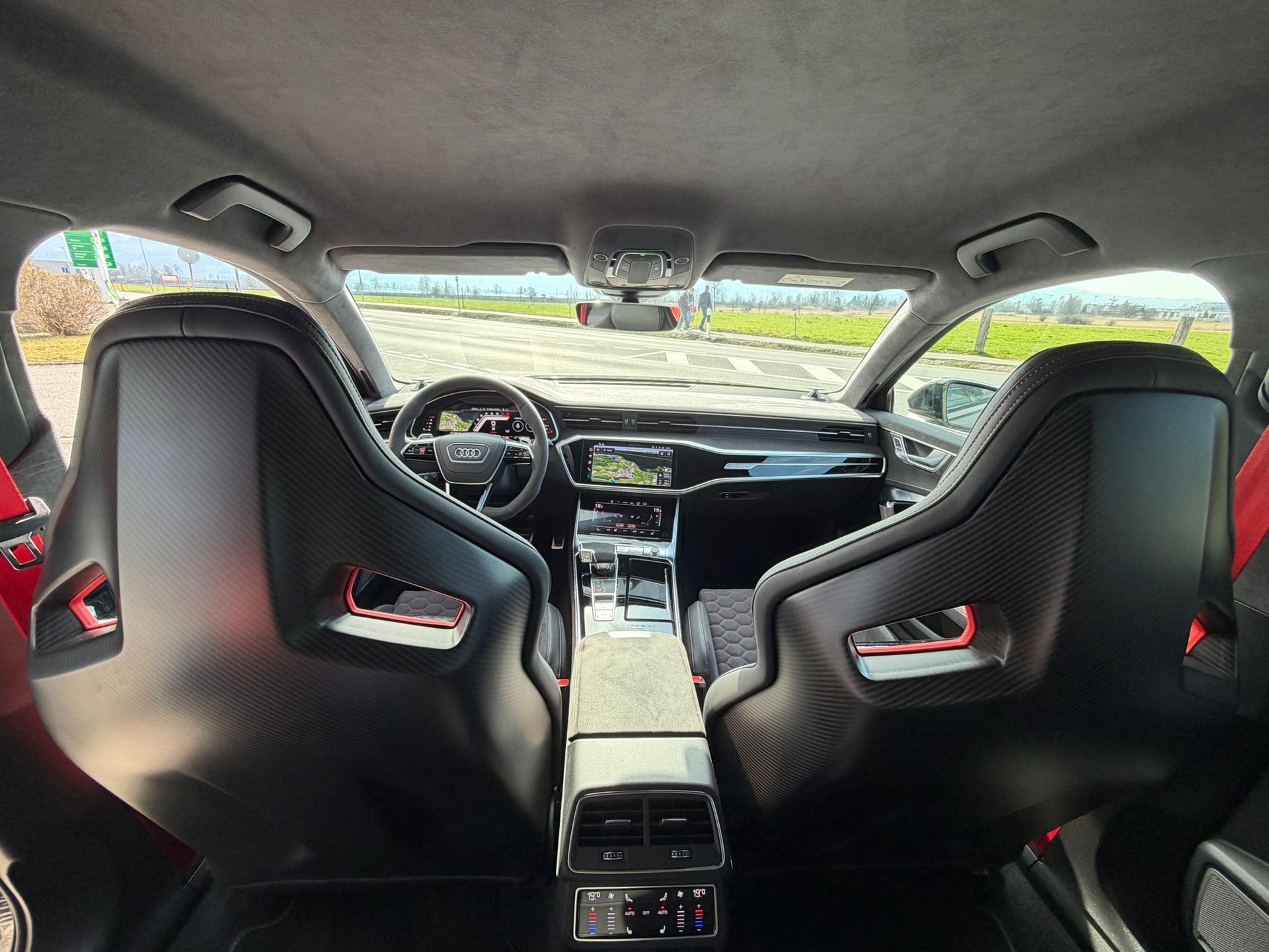 AUDI RS6 Avant 4.0 TFSI V8 Performance quattro-image-10