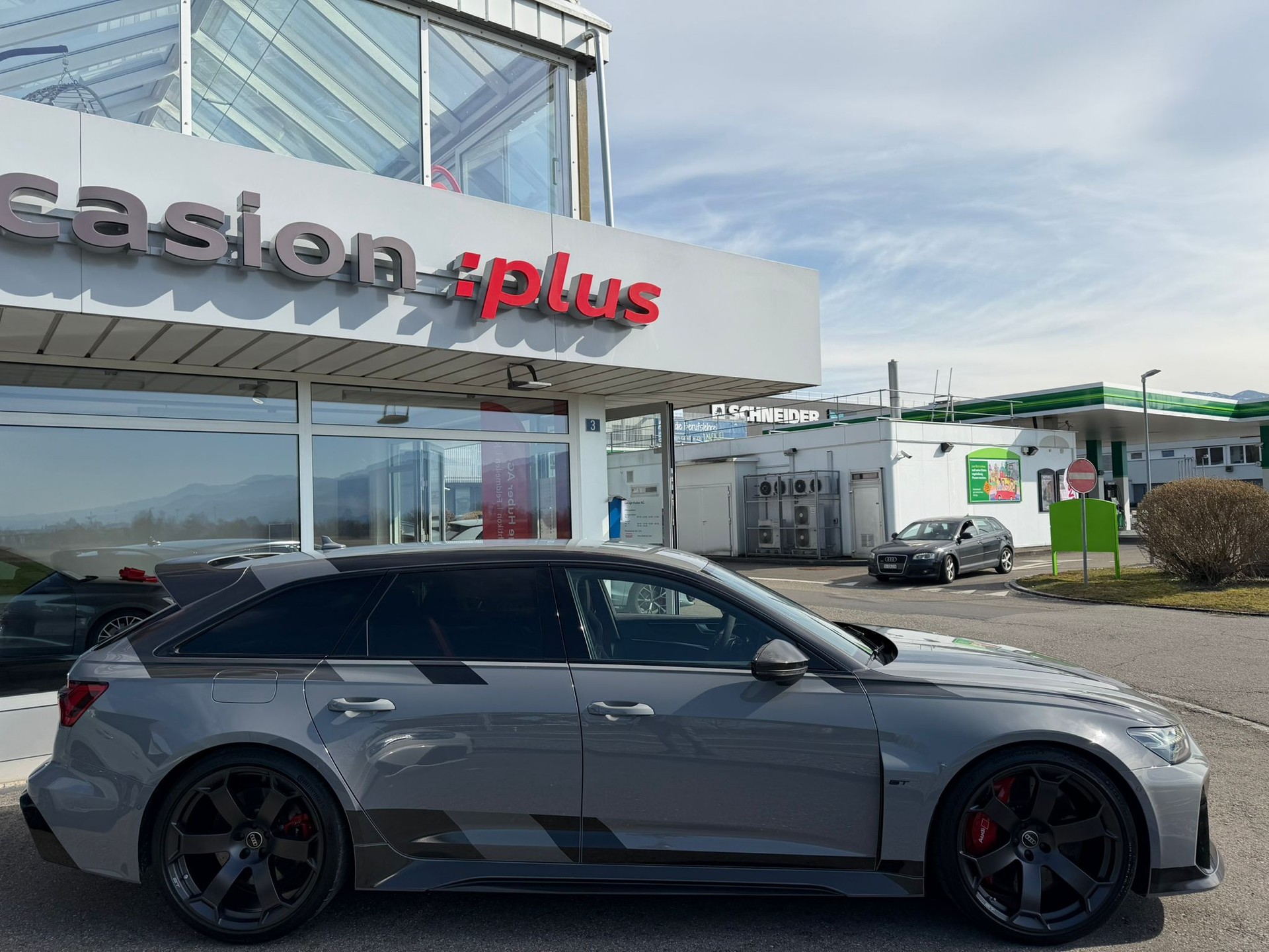 AUDI RS6 Avant 4.0 TFSI V8 Performance quattro-image-2