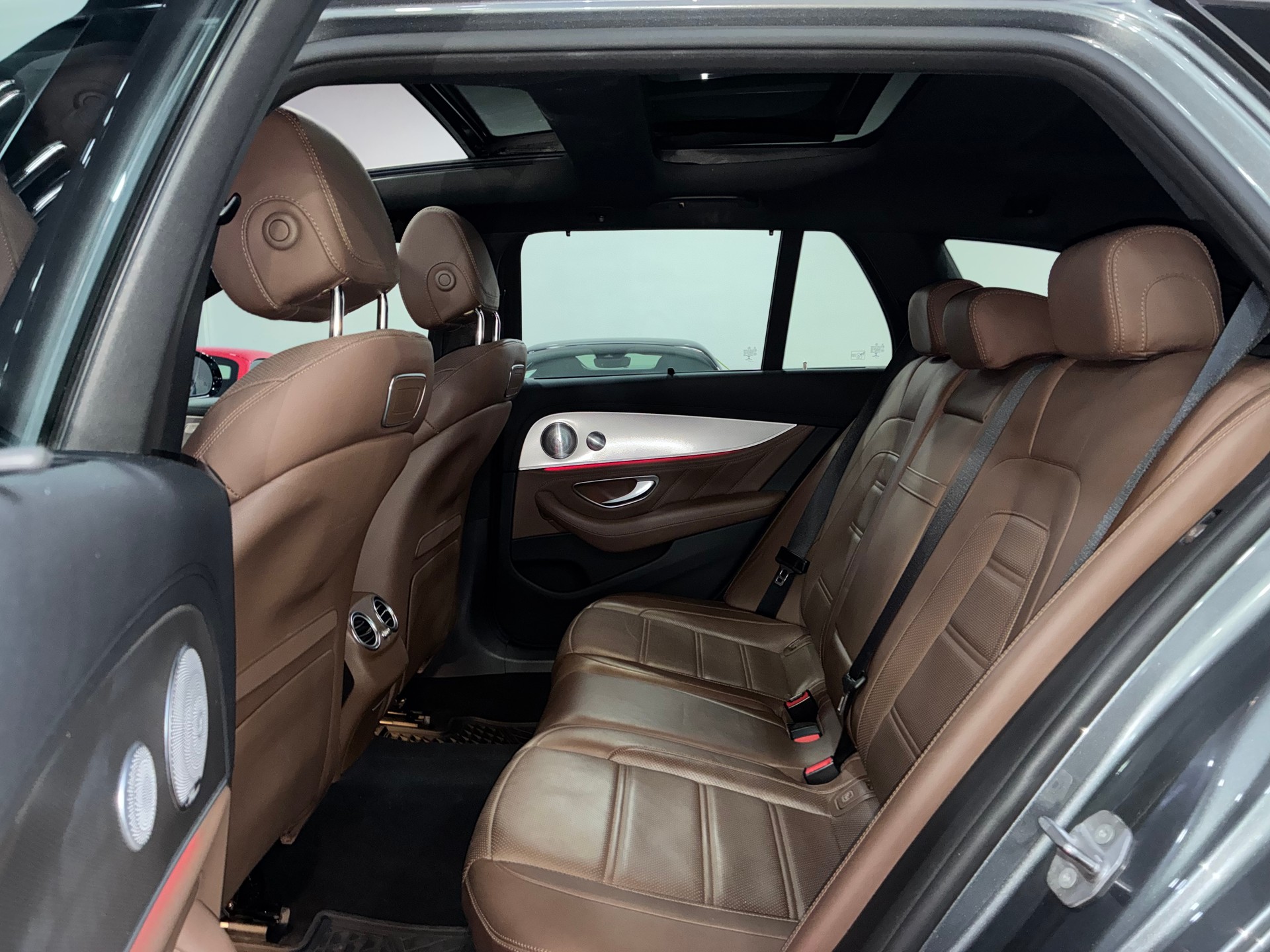 MERCEDES-BENZ E 43 AMG 4 Matic 9G-Tronic-image-10