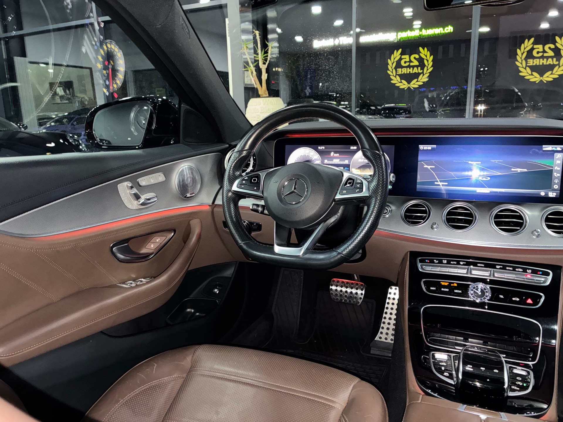 MERCEDES-BENZ E 43 AMG 4 Matic 9G-Tronic-image-8