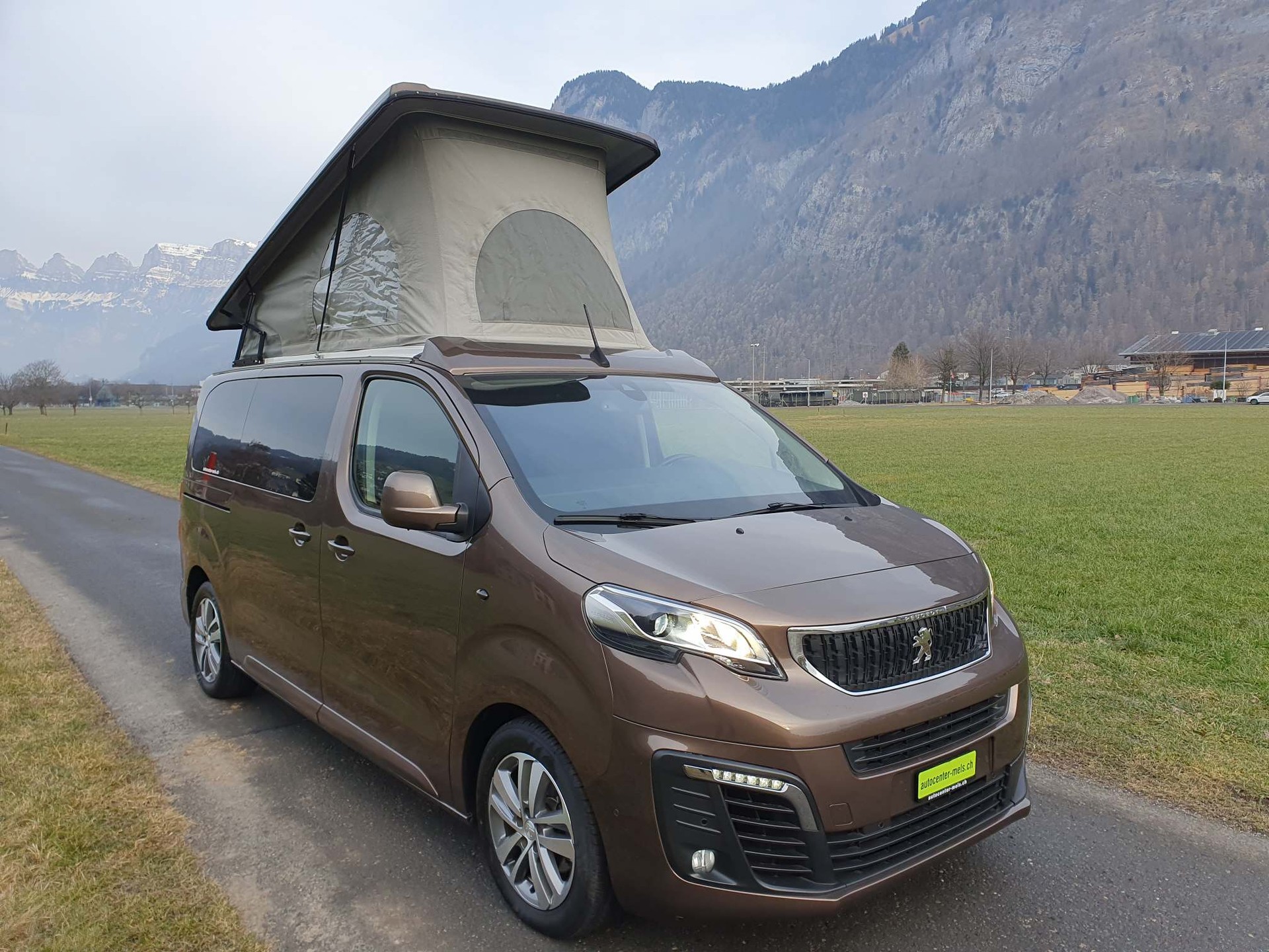 PEUGEOT Boxer Bravia Swan 495 140 PS EAT-image-0