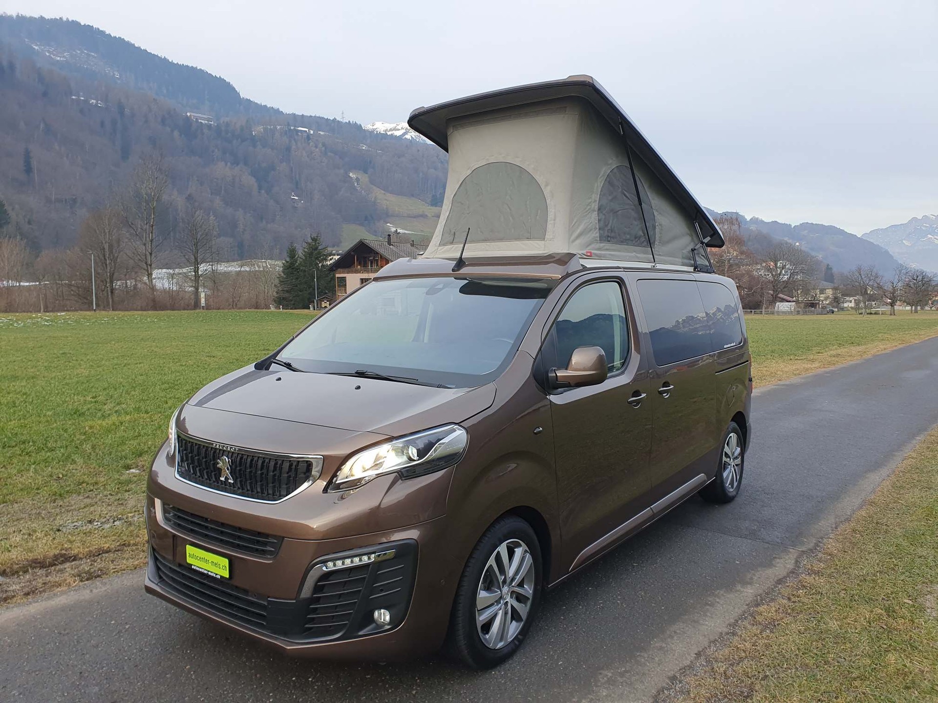 PEUGEOT Boxer Bravia Swan 495 140 PS EAT-image-3