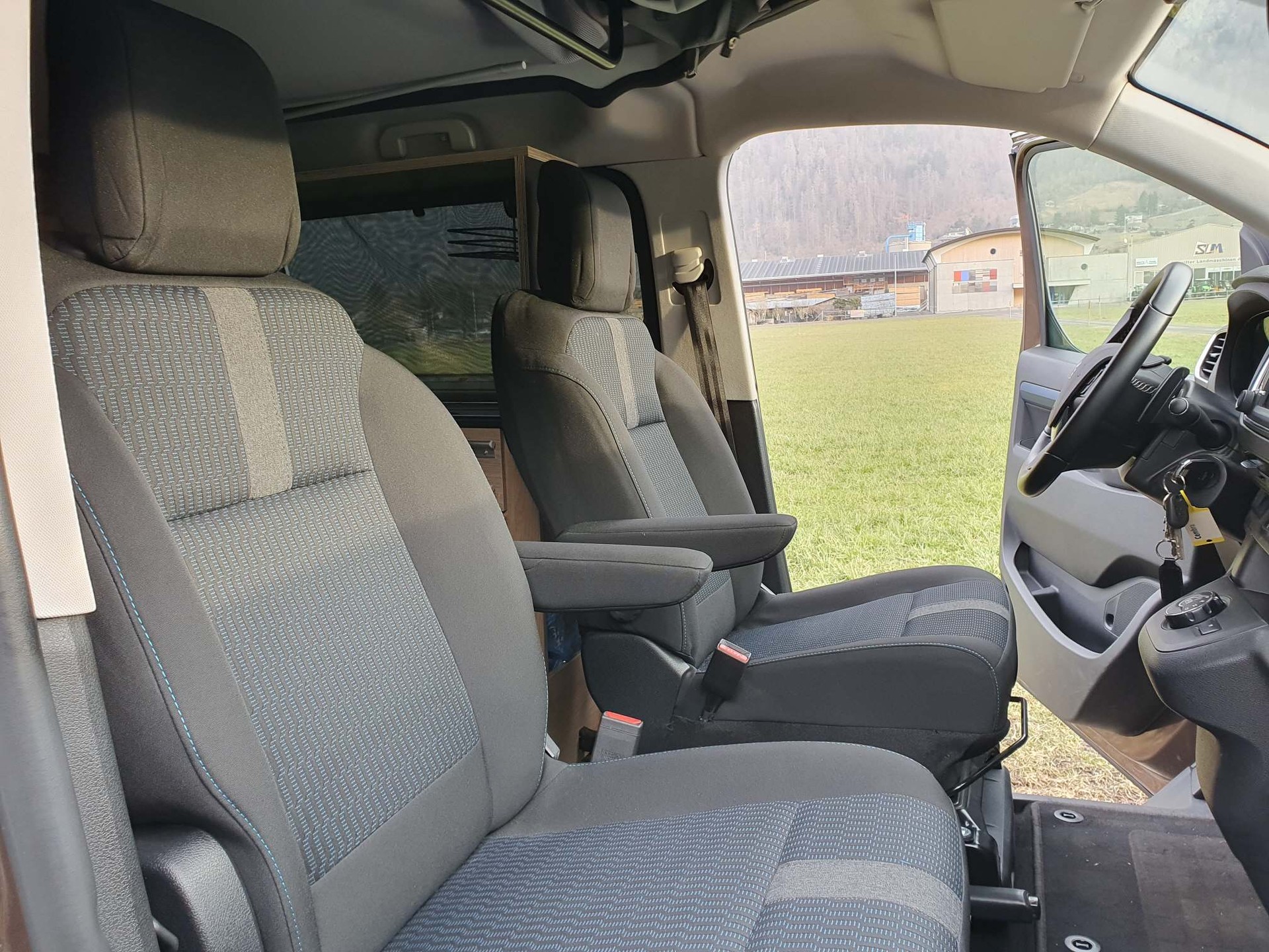 PEUGEOT Boxer Bravia Swan 495 140 PS EAT-image-12