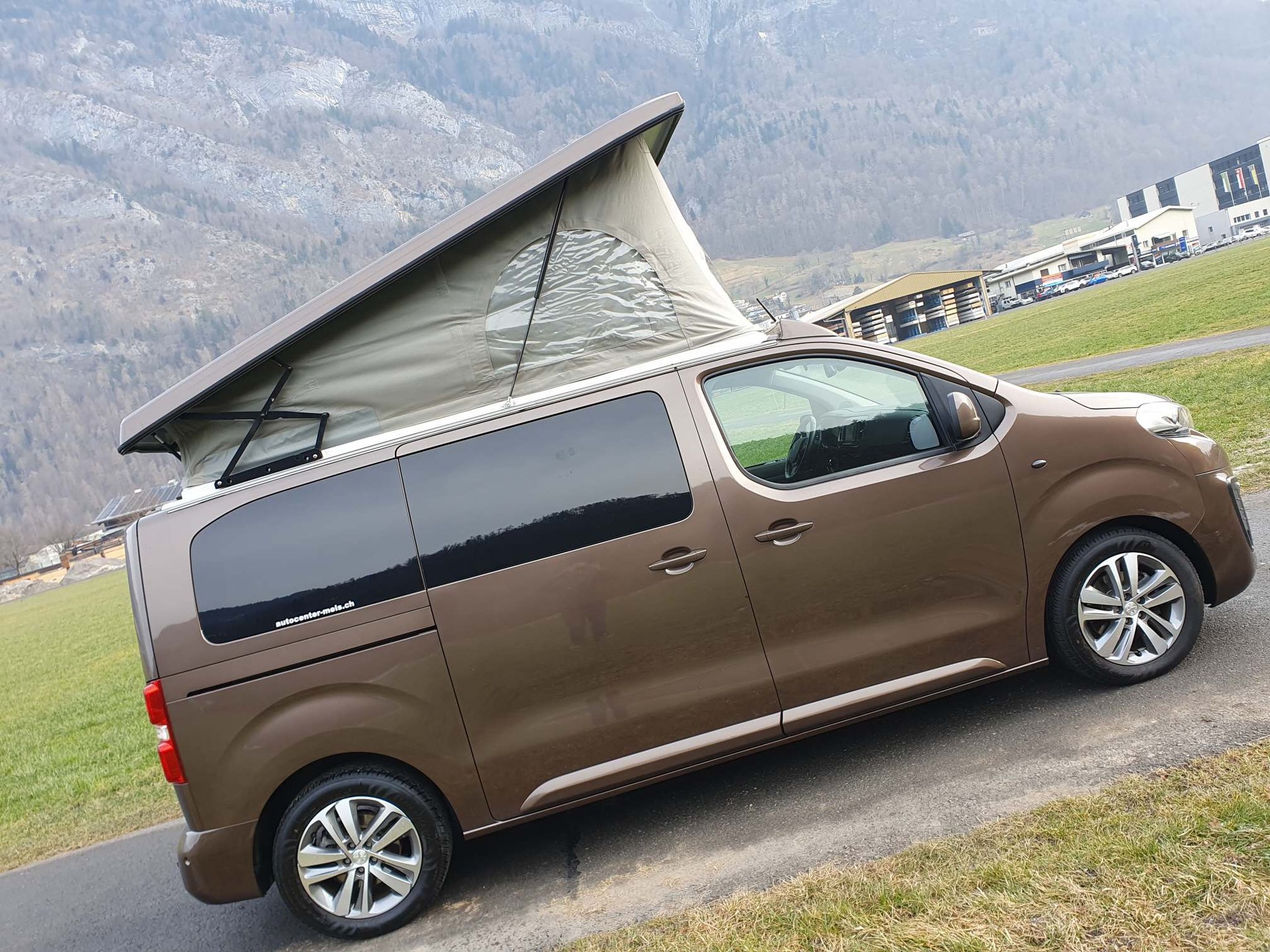 PEUGEOT Boxer Bravia Swan 495 140 PS EAT-image-7