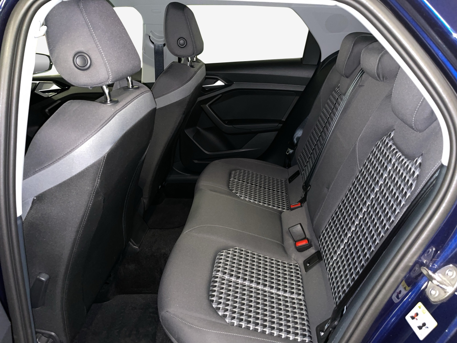 AUDI A1 allstreet 30 TFSI S-tronic-image-11