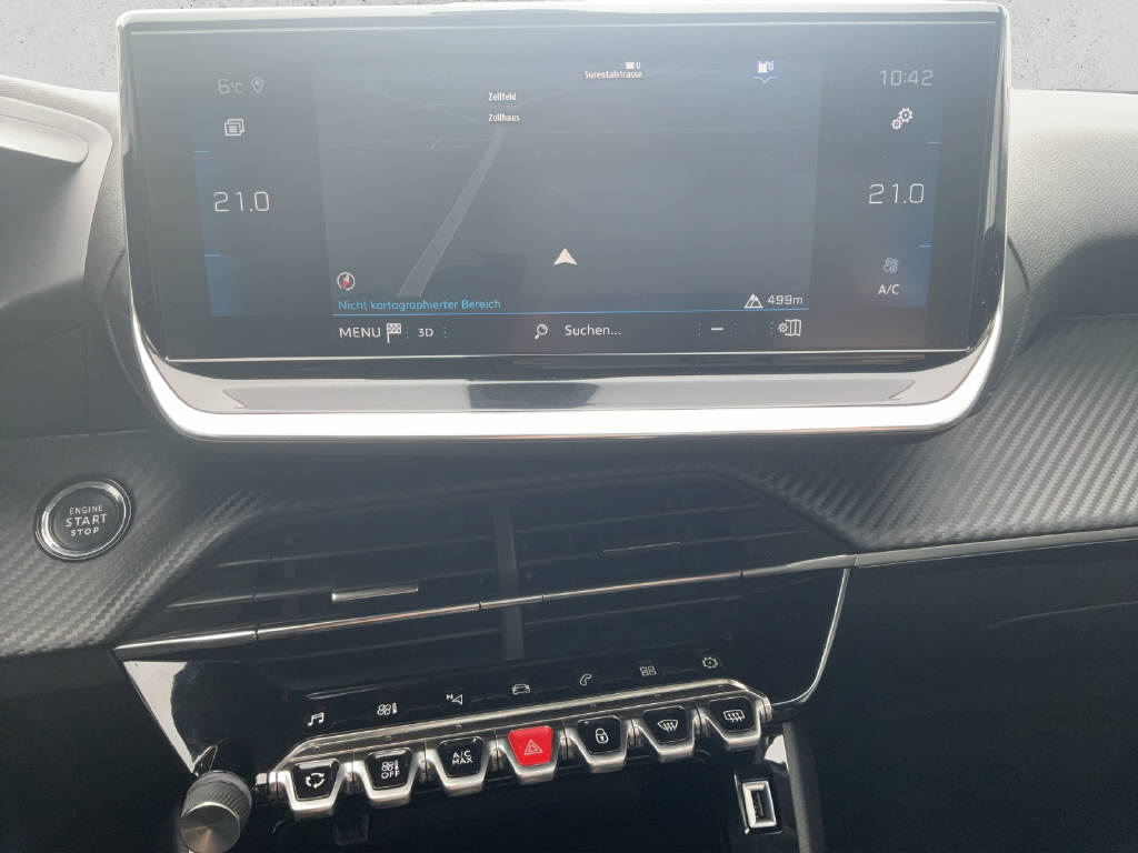 PEUGEOT 208 1.2 PureTech 100 Allure-image-11