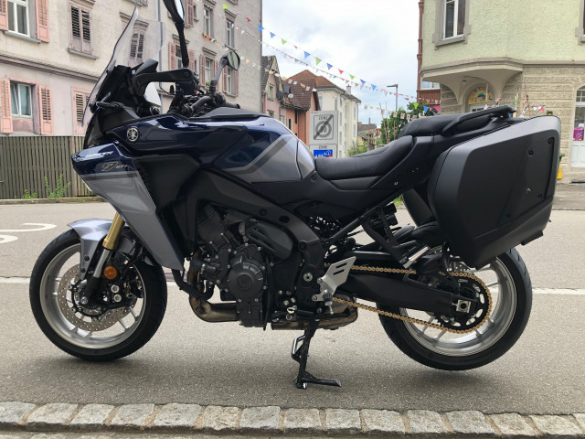 YAMAHA Tracer 9 GT+ Y-AMT-showroom-element-1