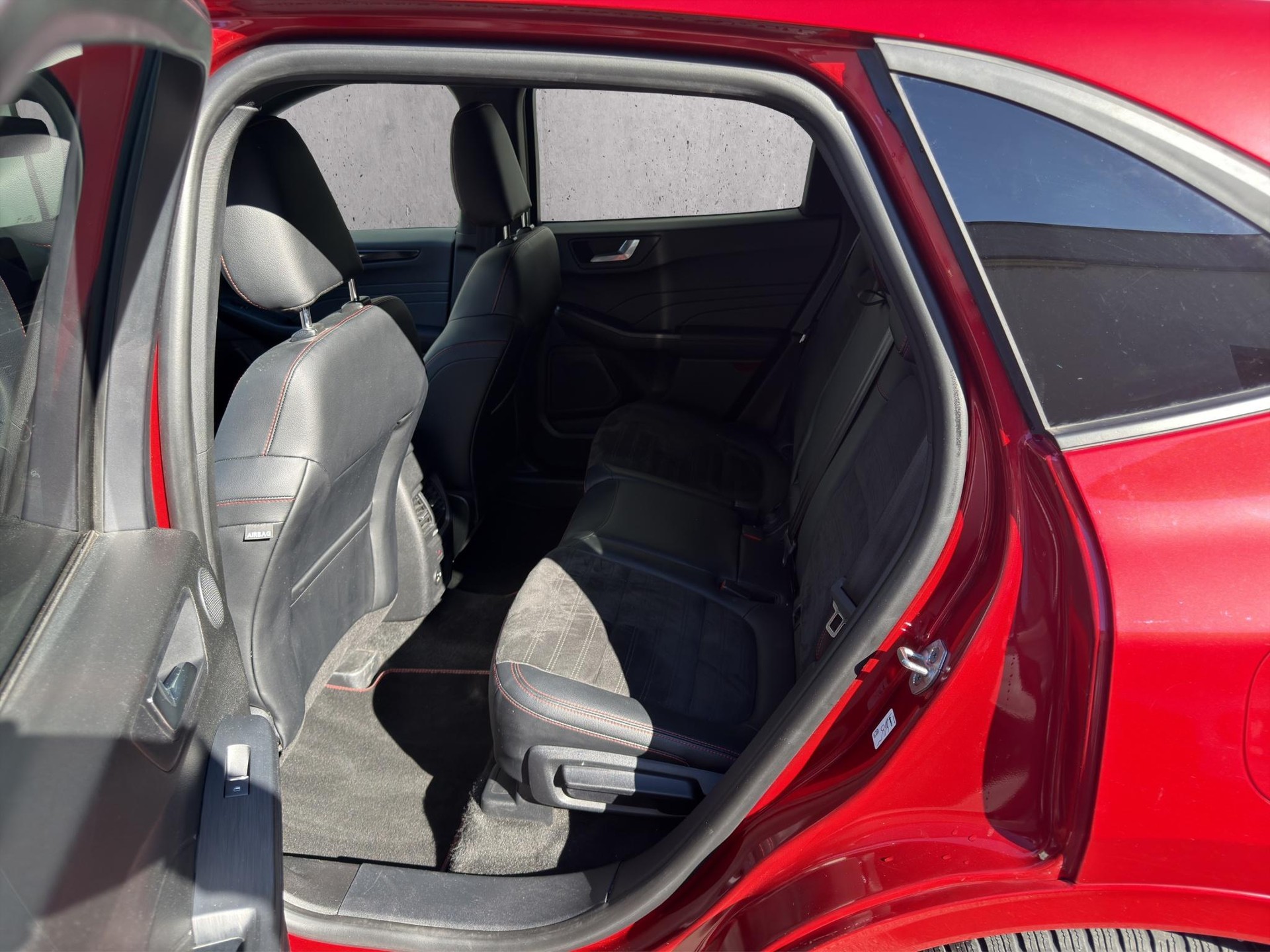 FORD Kuga 2.5 Hybrid ST-Line X 4x4-image-12