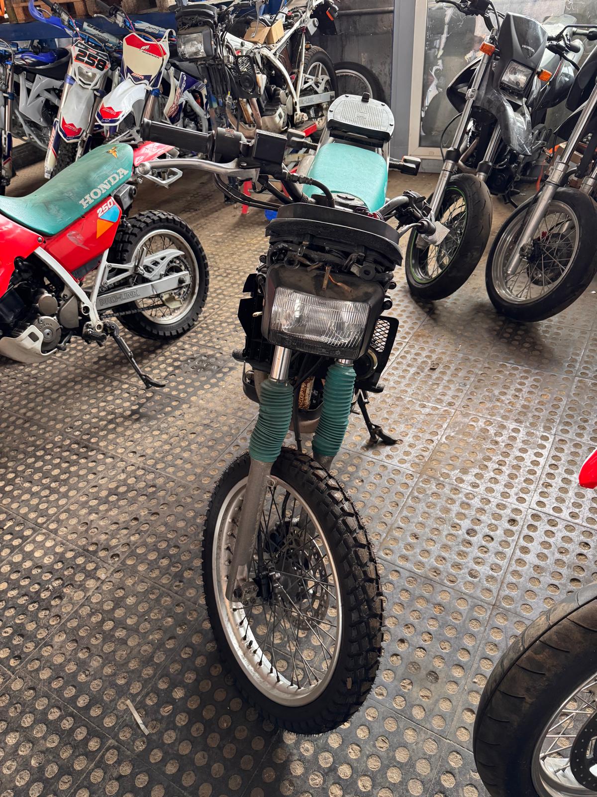 HONDA NX 250 M-image-6