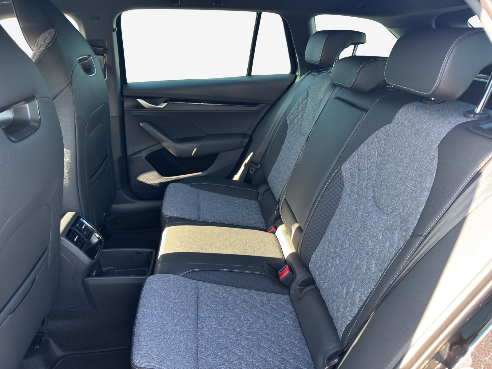 SKODA Octavia Combi 2.0 TSI DSG Sport Line 4x4-image-11