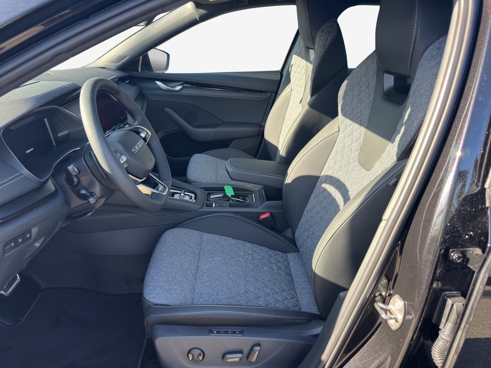 SKODA Octavia Combi 2.0 TSI DSG Sport Line 4x4-image-7