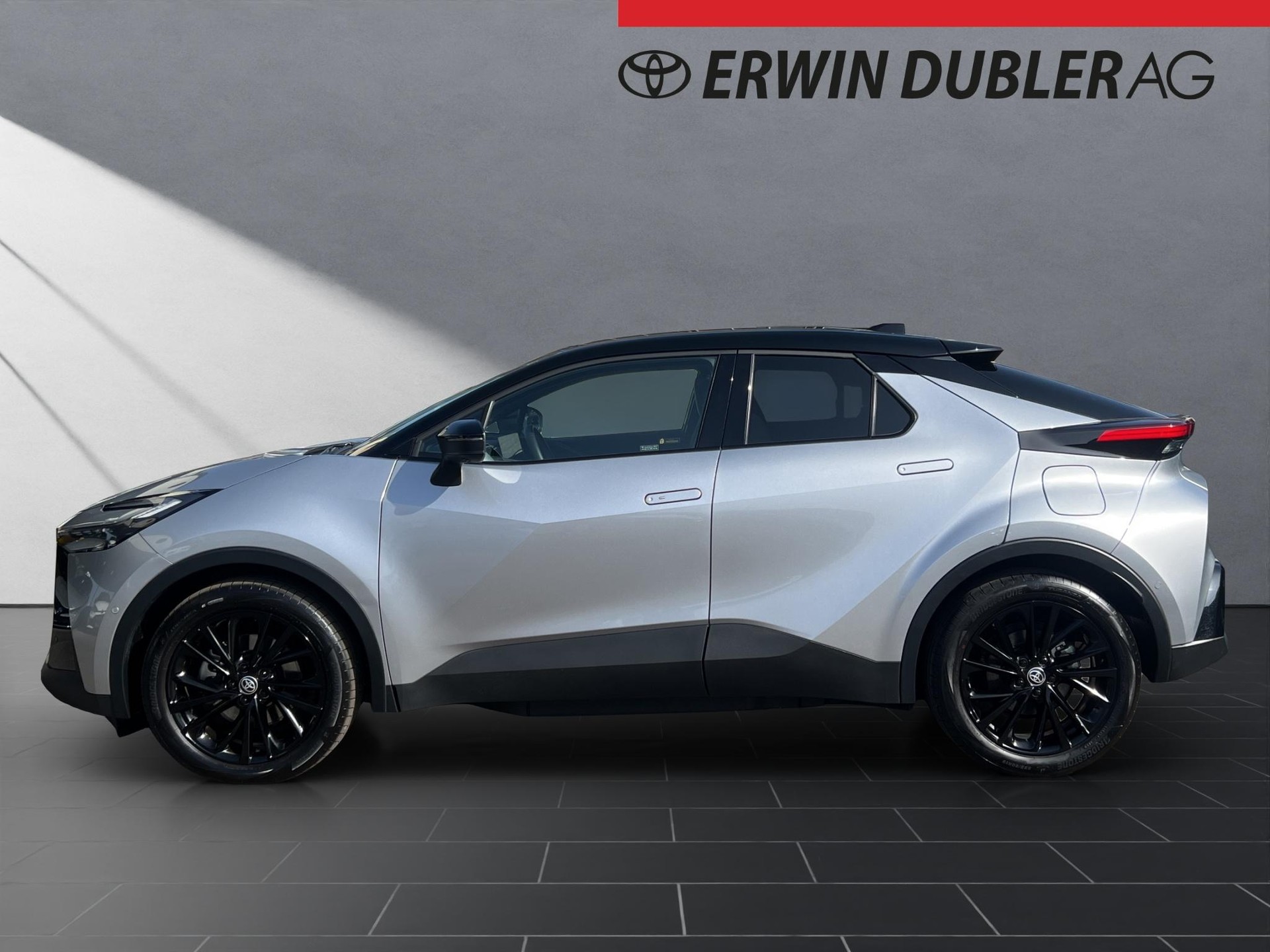 TOYOTA C-HR 2.0 PHEV GR Sport-showroom-element-1