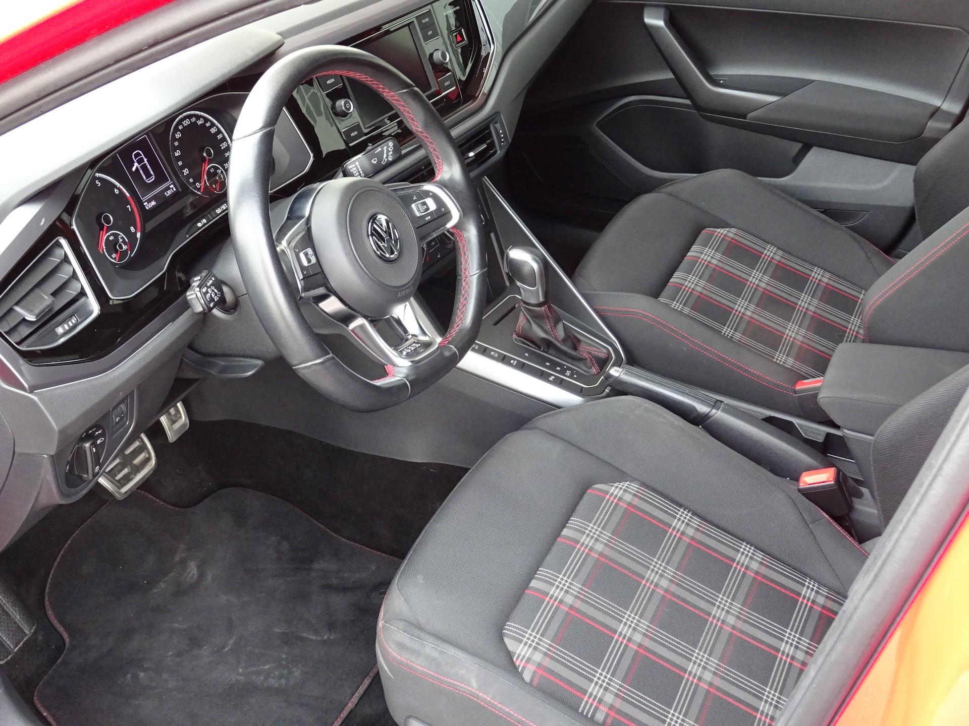 VW Polo 2.0 TSI GTI DSG-image-4