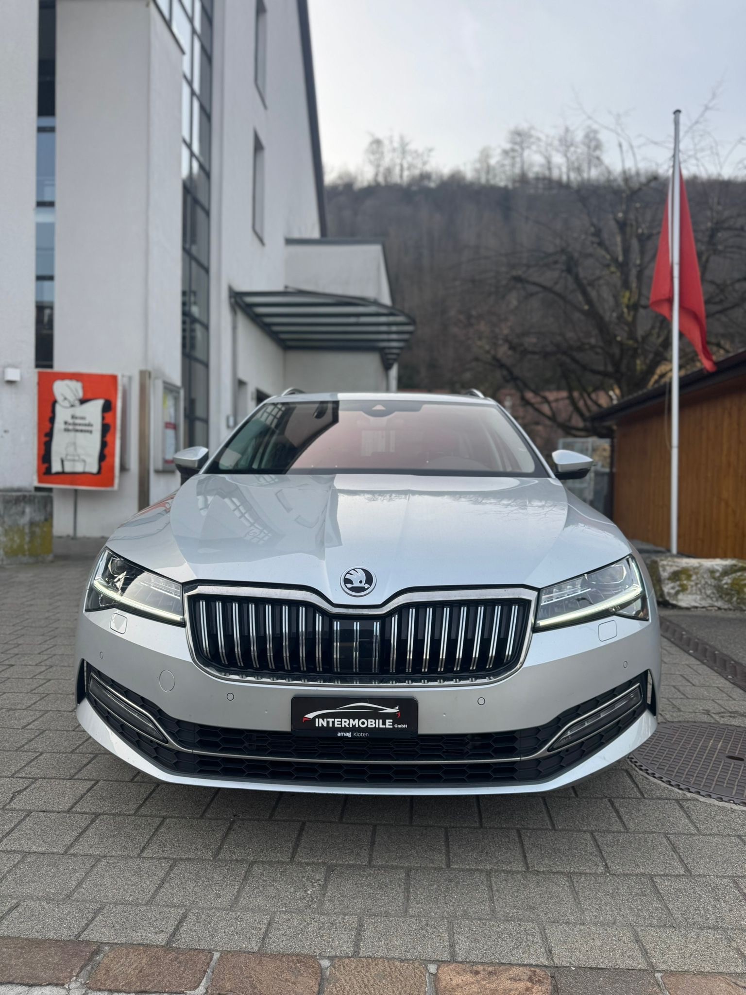 SKODA Superb Combi 2.0 TDi Style DSG-image-2