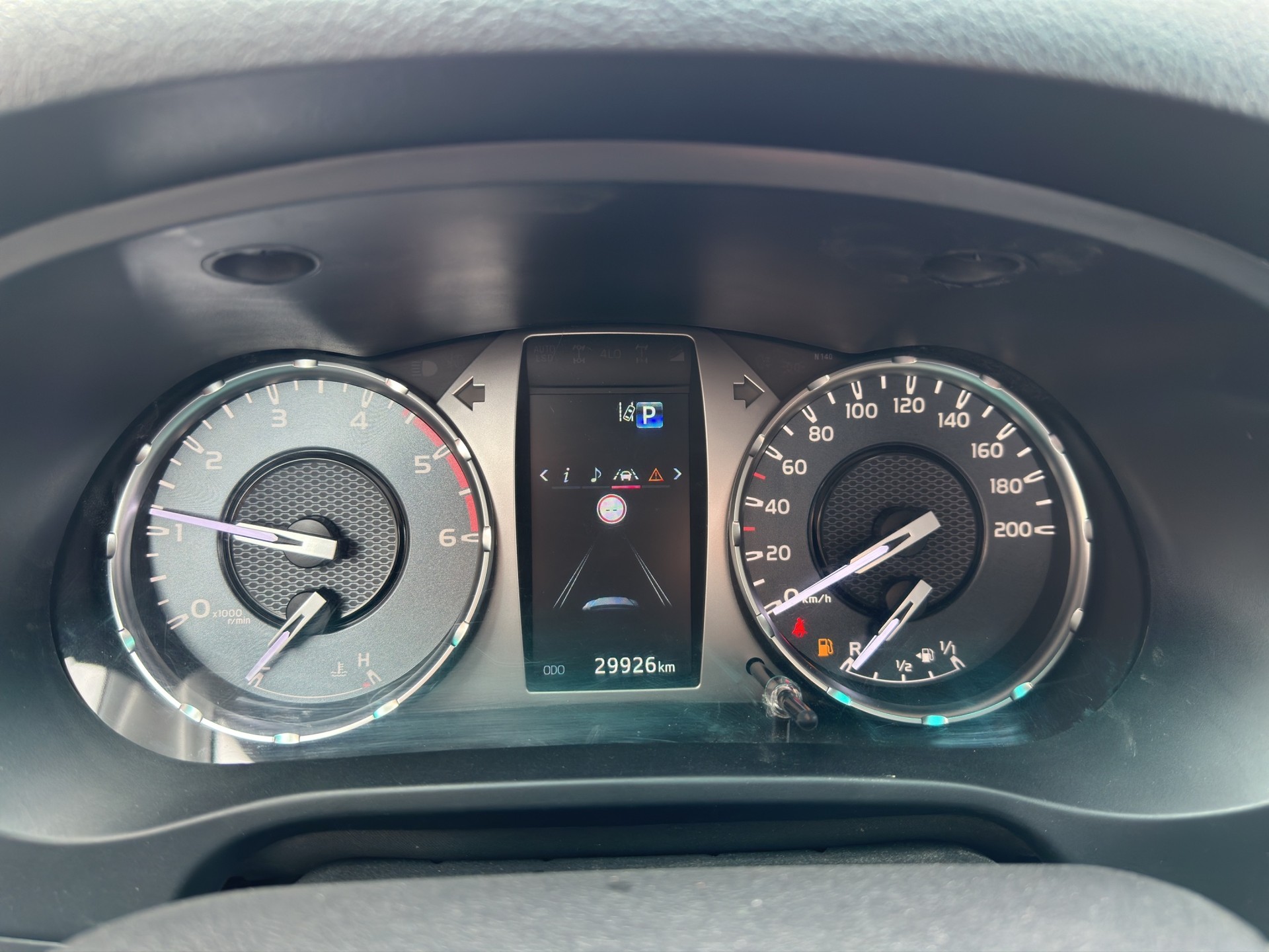 TOYOTA Hilux 2.8D-4D Double Cab Duty 4x4 A-image-11