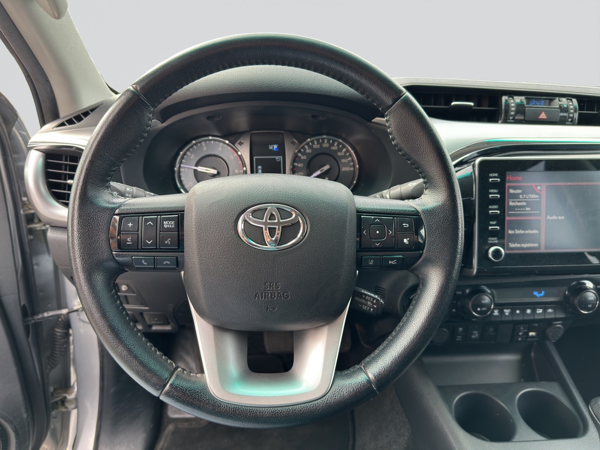 TOYOTA Hilux 2.8D-4D Double Cab Duty 4x4 A-image-10