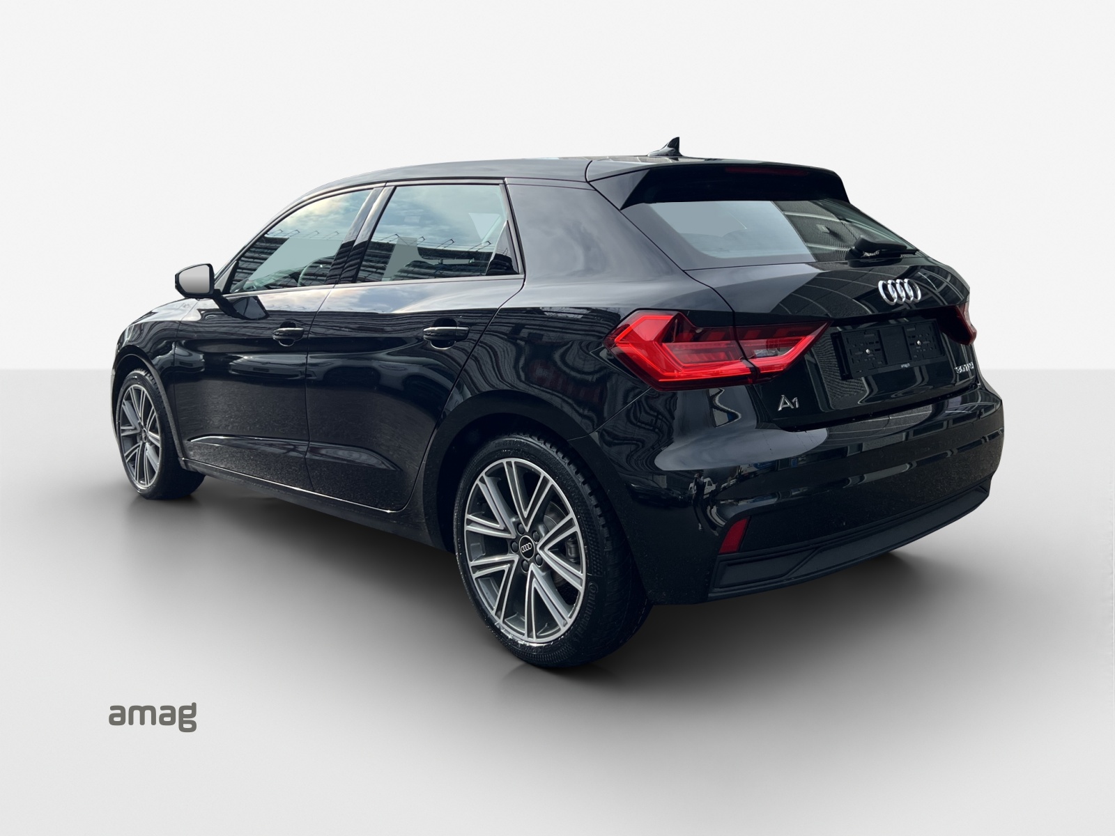 AUDI A1 Sportback 30 TFSI Attraction S-tronic-image-2