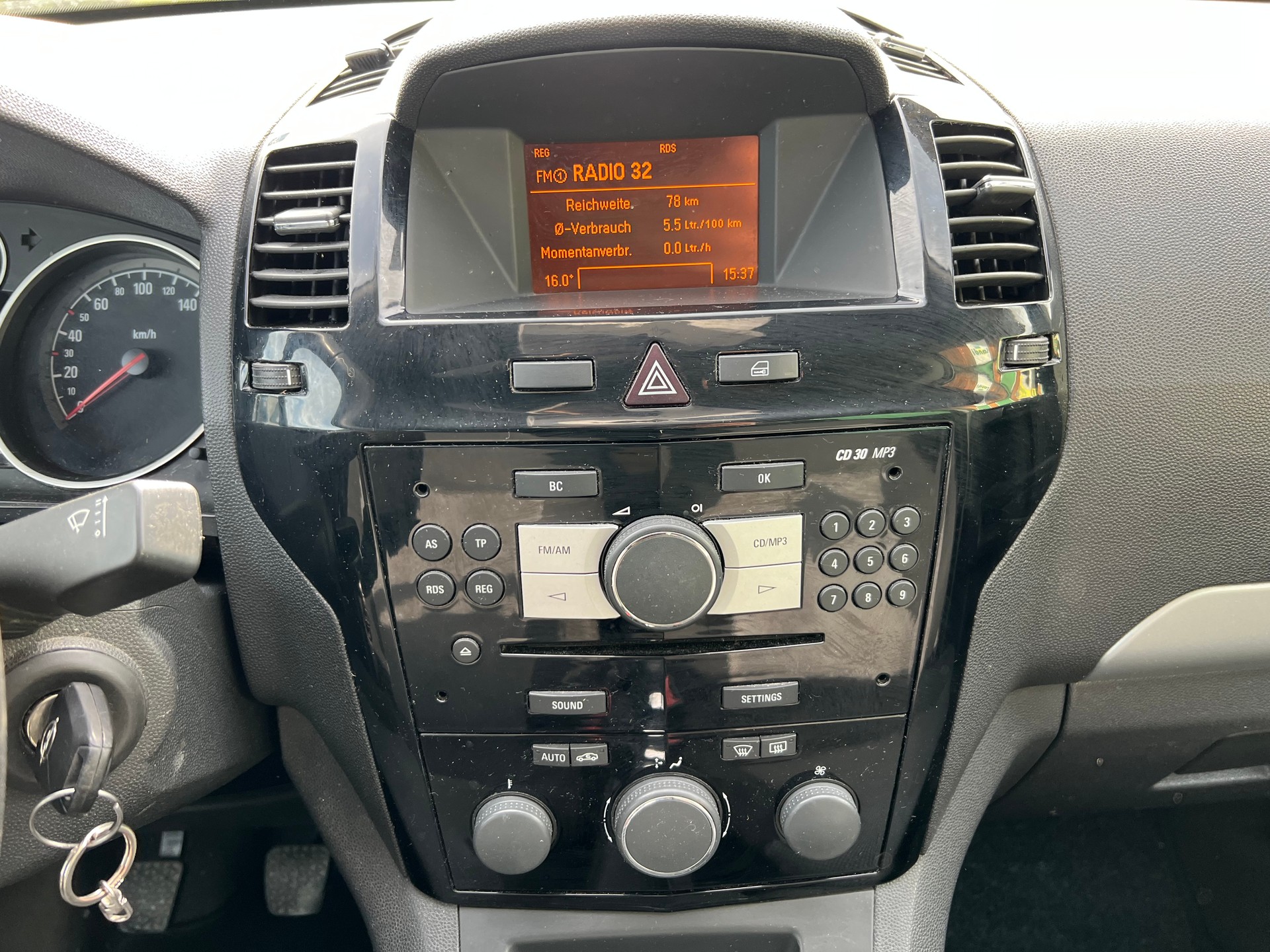 OPEL Zafira 1.7 CDTI Cosmo-image-14