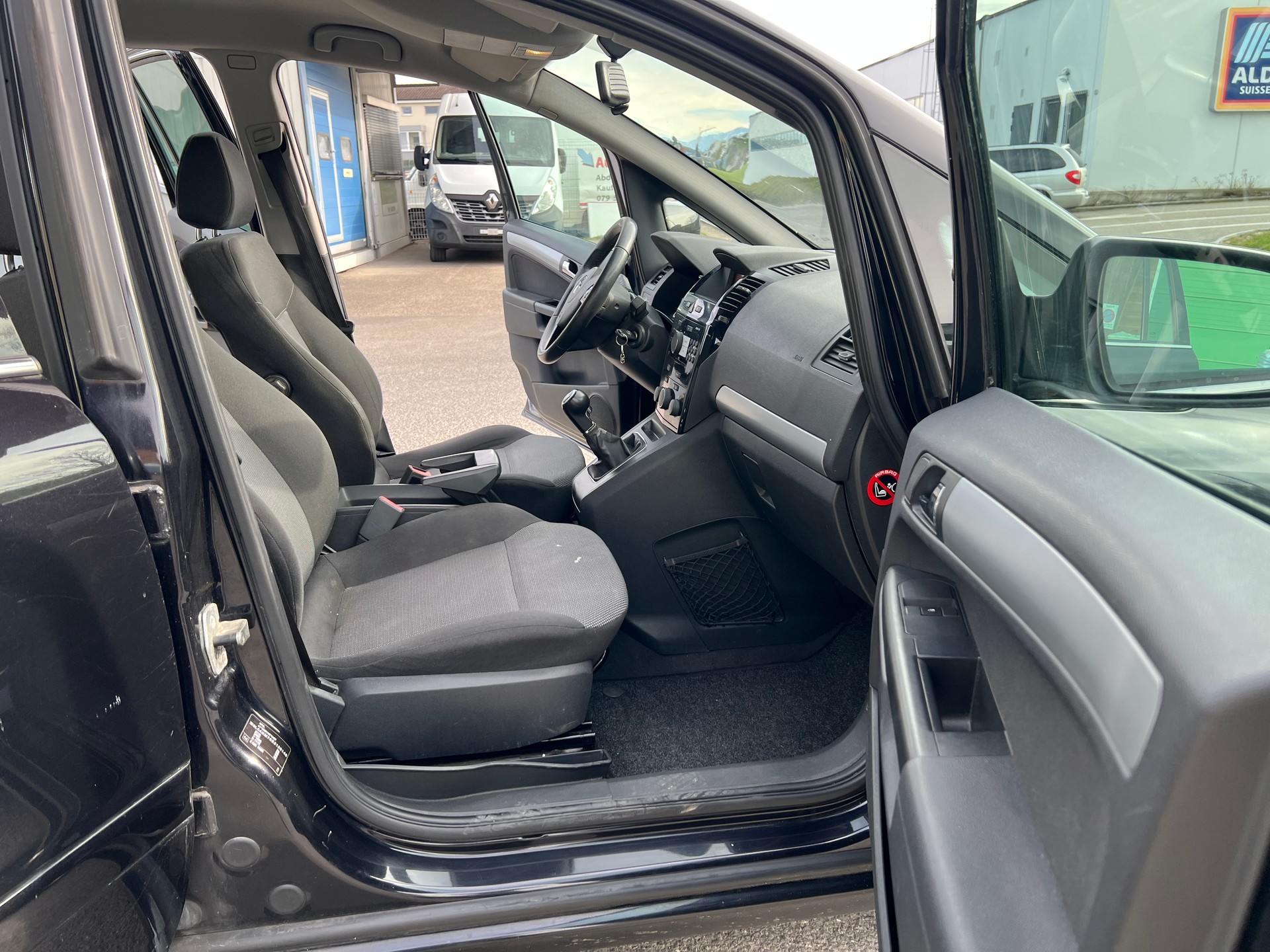 OPEL Zafira 1.7 CDTI Cosmo-image-9