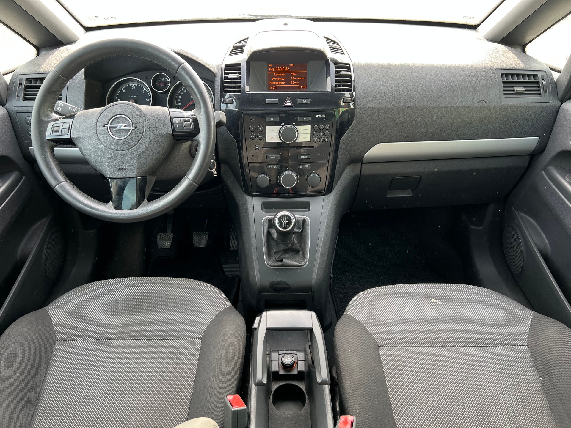 OPEL Zafira 1.7 CDTI Cosmo-image-13