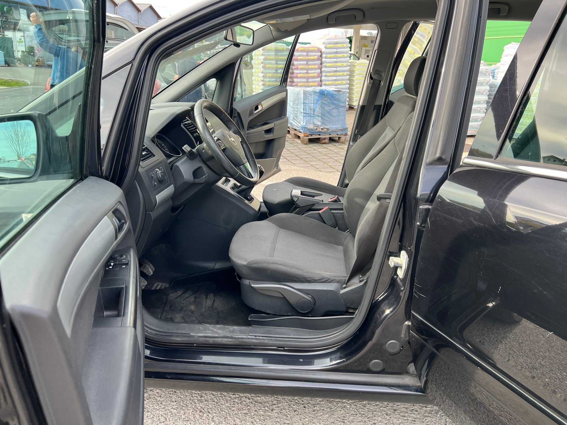 OPEL Zafira 1.7 CDTI Cosmo-image-8