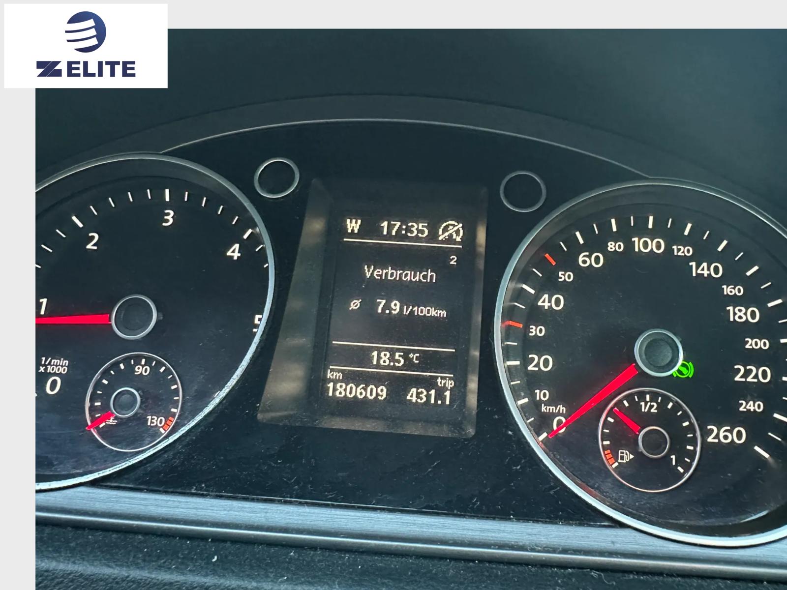 VW Passat Variant 2.0 BlueTDI R-Line Design DSG-image-2