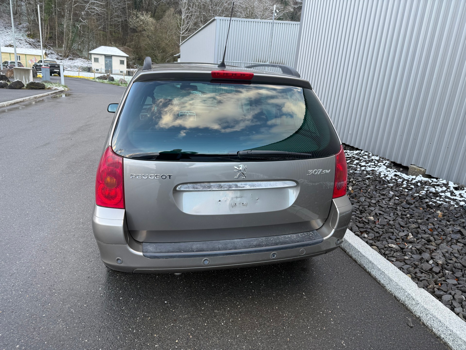 PEUGEOT 307 SW 2.0 16V Premium AUTOMATIQUE-showroom-element-3