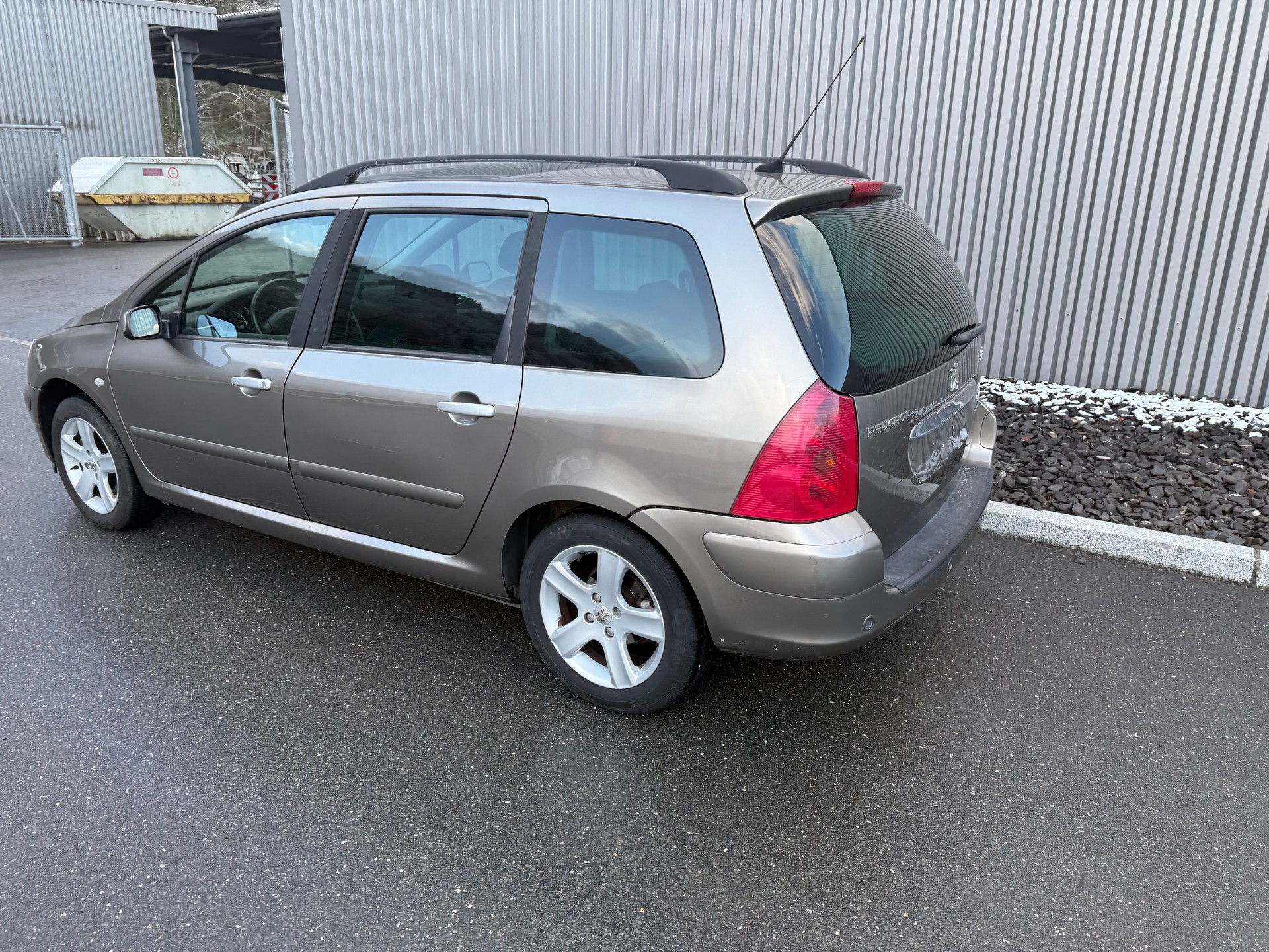 PEUGEOT 307 SW 2.0 16V Premium AUTOMATIQUE-showroom-element-2