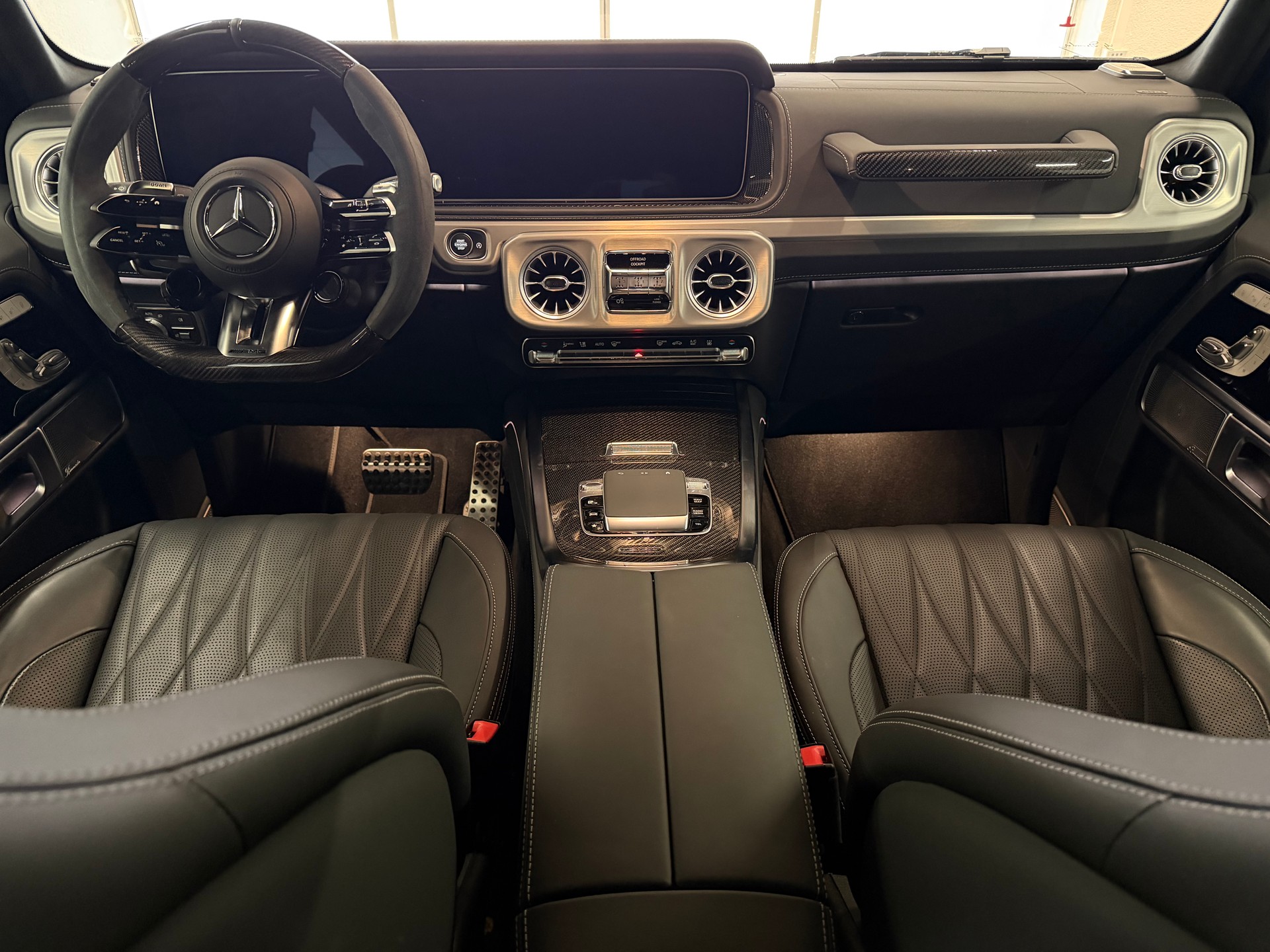 MERCEDES-BENZ G 63 AMG 9G-Tronic-image-23