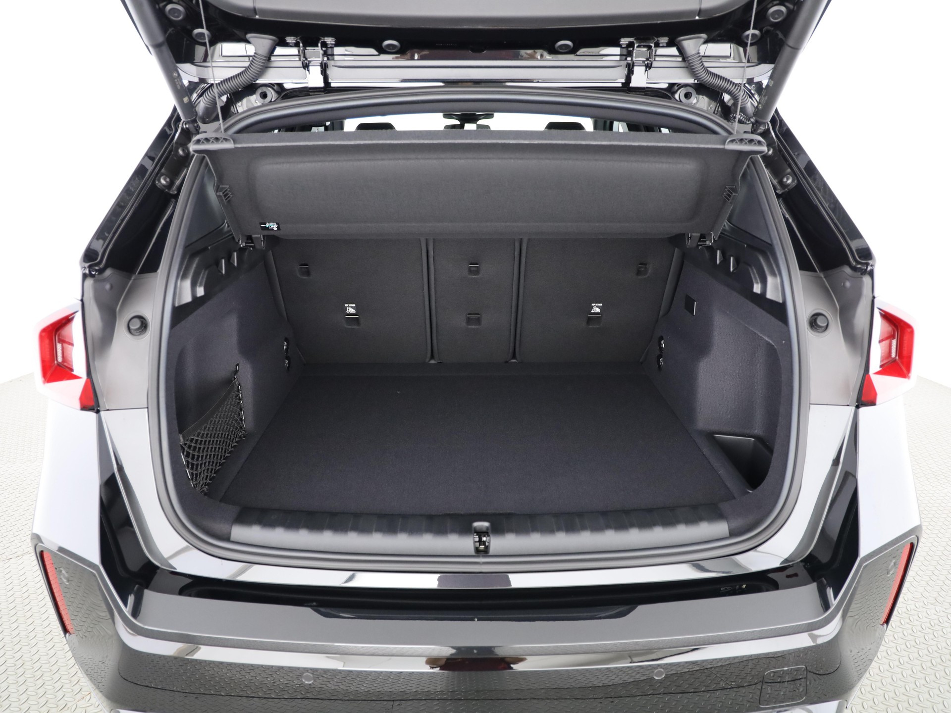 BMW iX1 30 xDrive-image-5